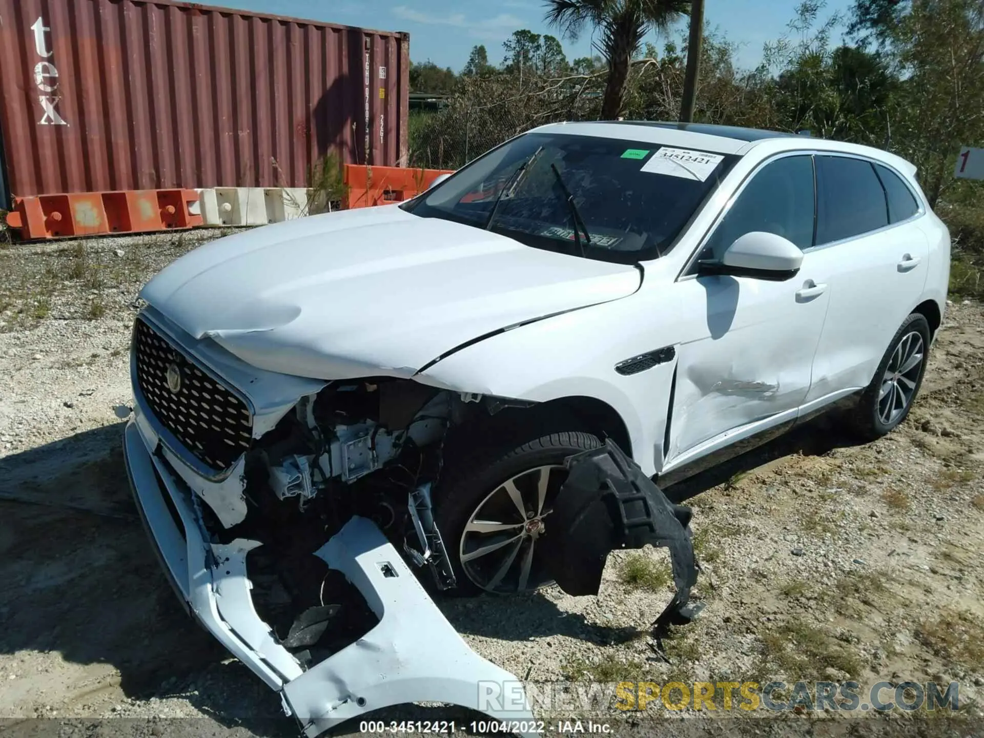 2 fotografías del automóvil dañado SADCJ2EX3MA673381 JAGUAR F-PACE 2021