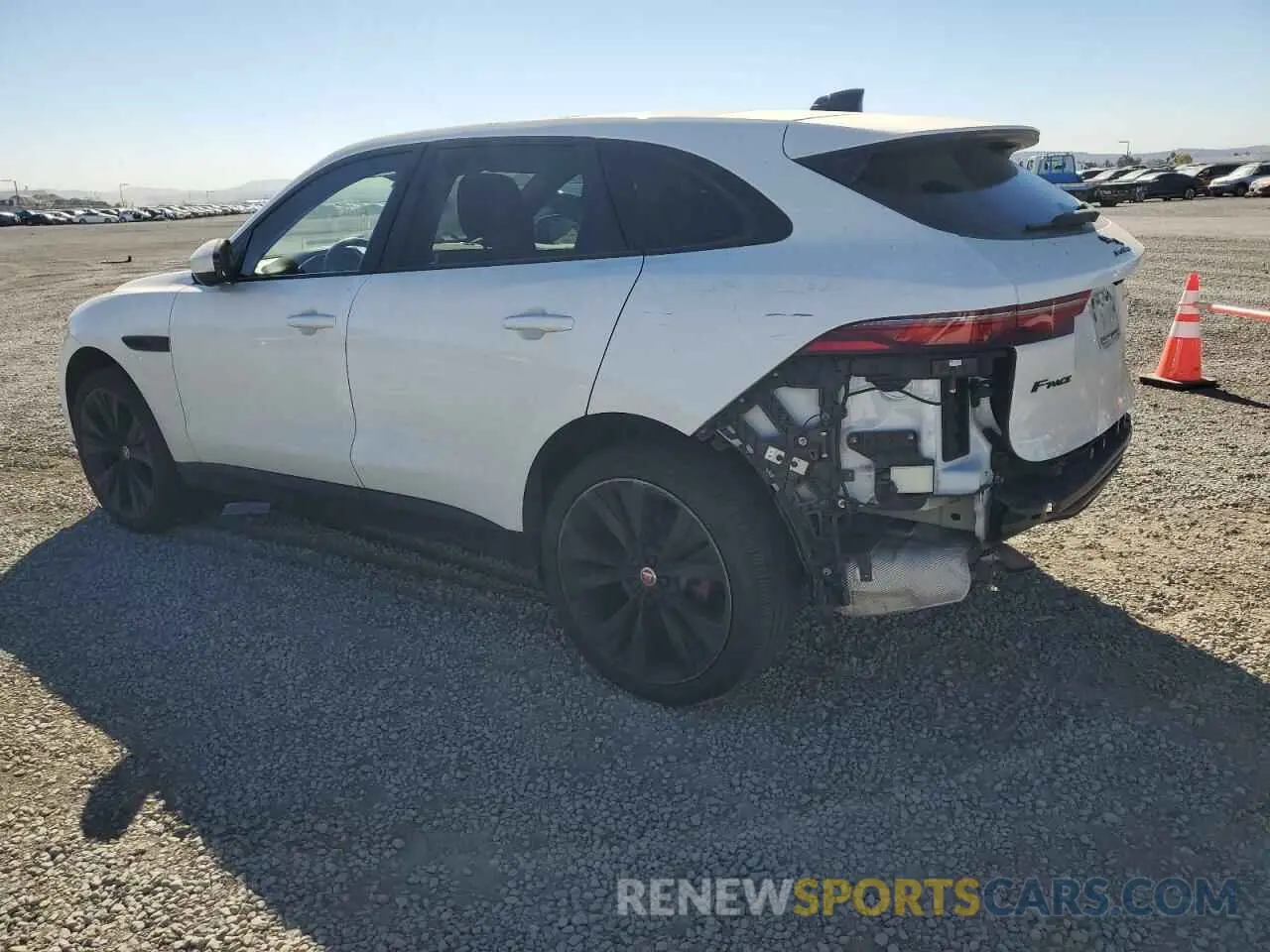 2 fotografías del automóvil dañado SADCJ2EX6MA665324 JAGUAR F-PACE 2021