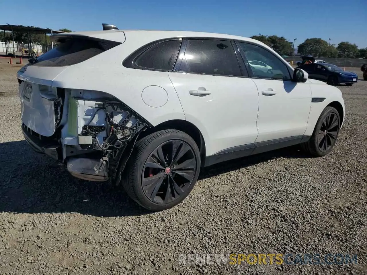 3 fotografías del automóvil dañado SADCJ2EX6MA665324 JAGUAR F-PACE 2021