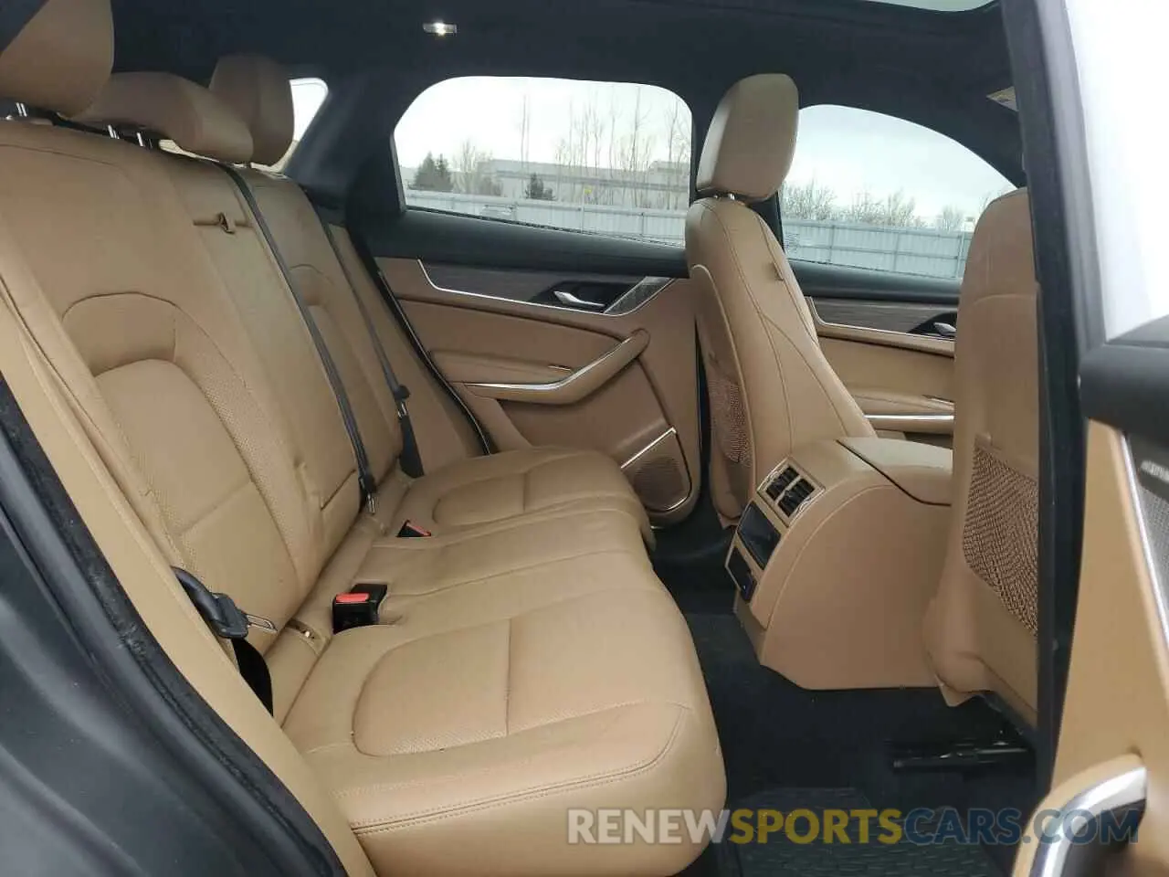 11 fotografías del automóvil dañado SADCJ2EX8MA674834 JAGUAR F-PACE 2021
