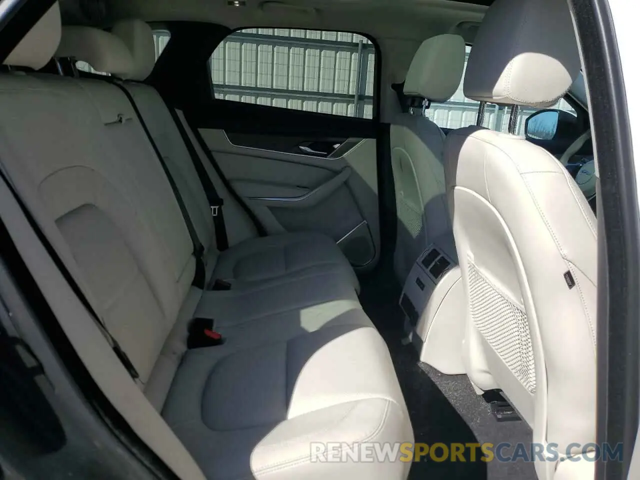 11 fotografías del automóvil dañado SADCJ2EX0NA692794 JAGUAR F-PACE 2022