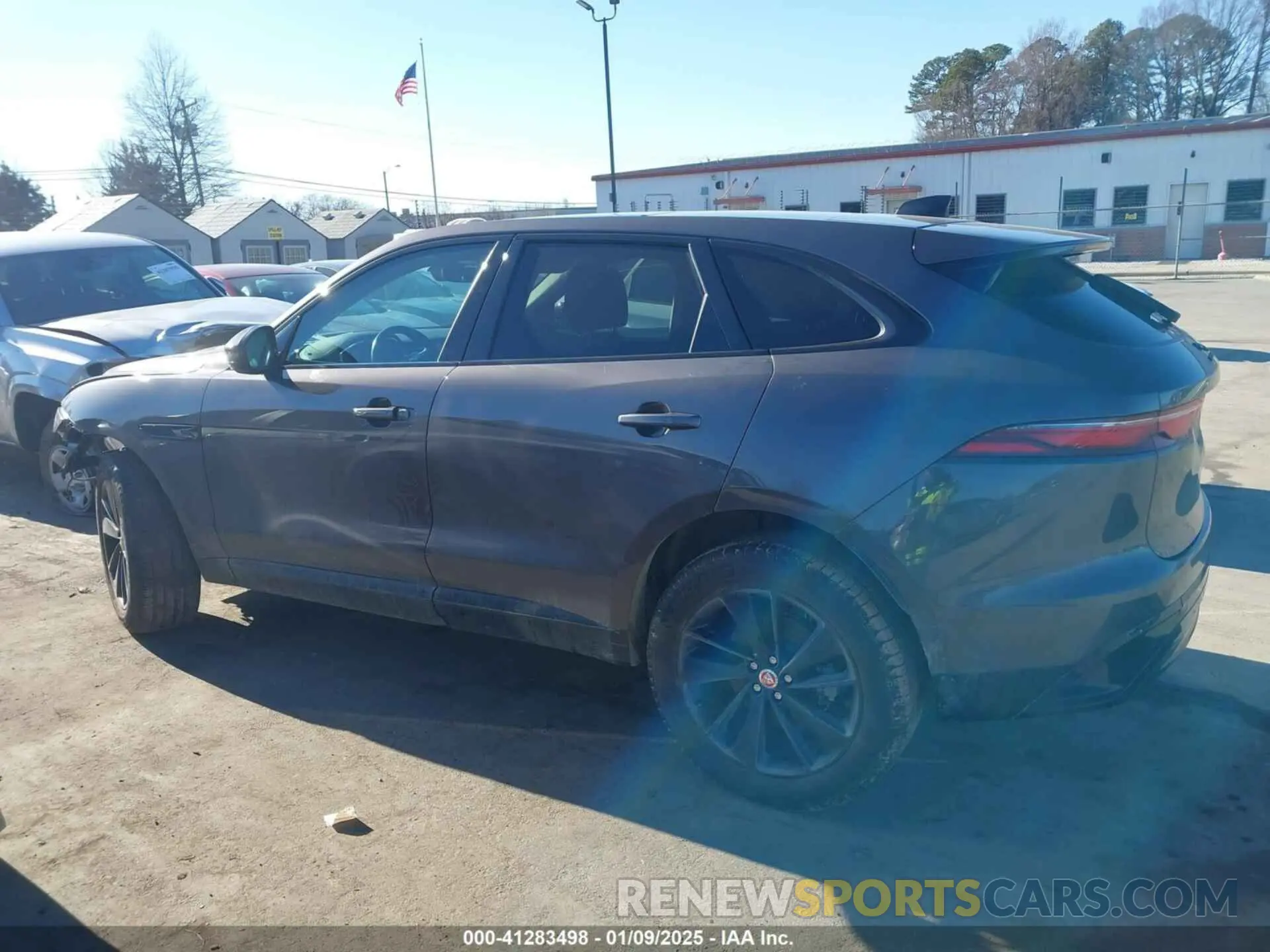 15 fotografías del automóvil dañado SADCJ2EX2NA700040 JAGUAR F-PACE 2022