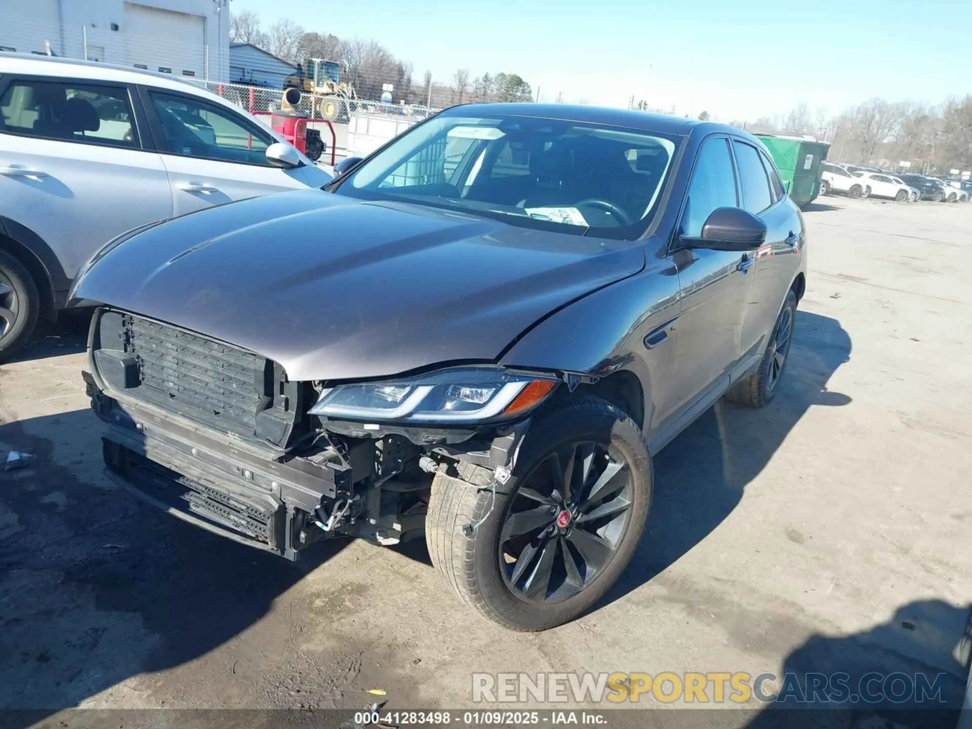 2 fotografías del automóvil dañado SADCJ2EX2NA700040 JAGUAR F-PACE 2022