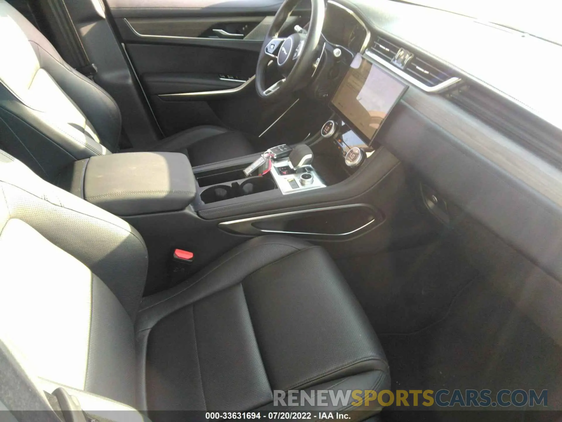 5 fotografías del automóvil dañado SADCJ2EX7NA690797 JAGUAR F-PACE 2022