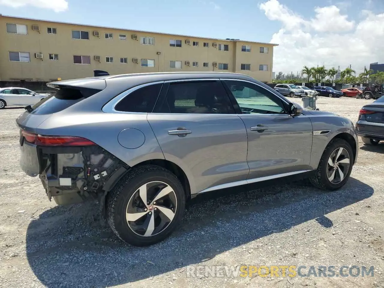 3 fotografías del automóvil dañado SADCJ2EX8NA689139 JAGUAR F-PACE 2022