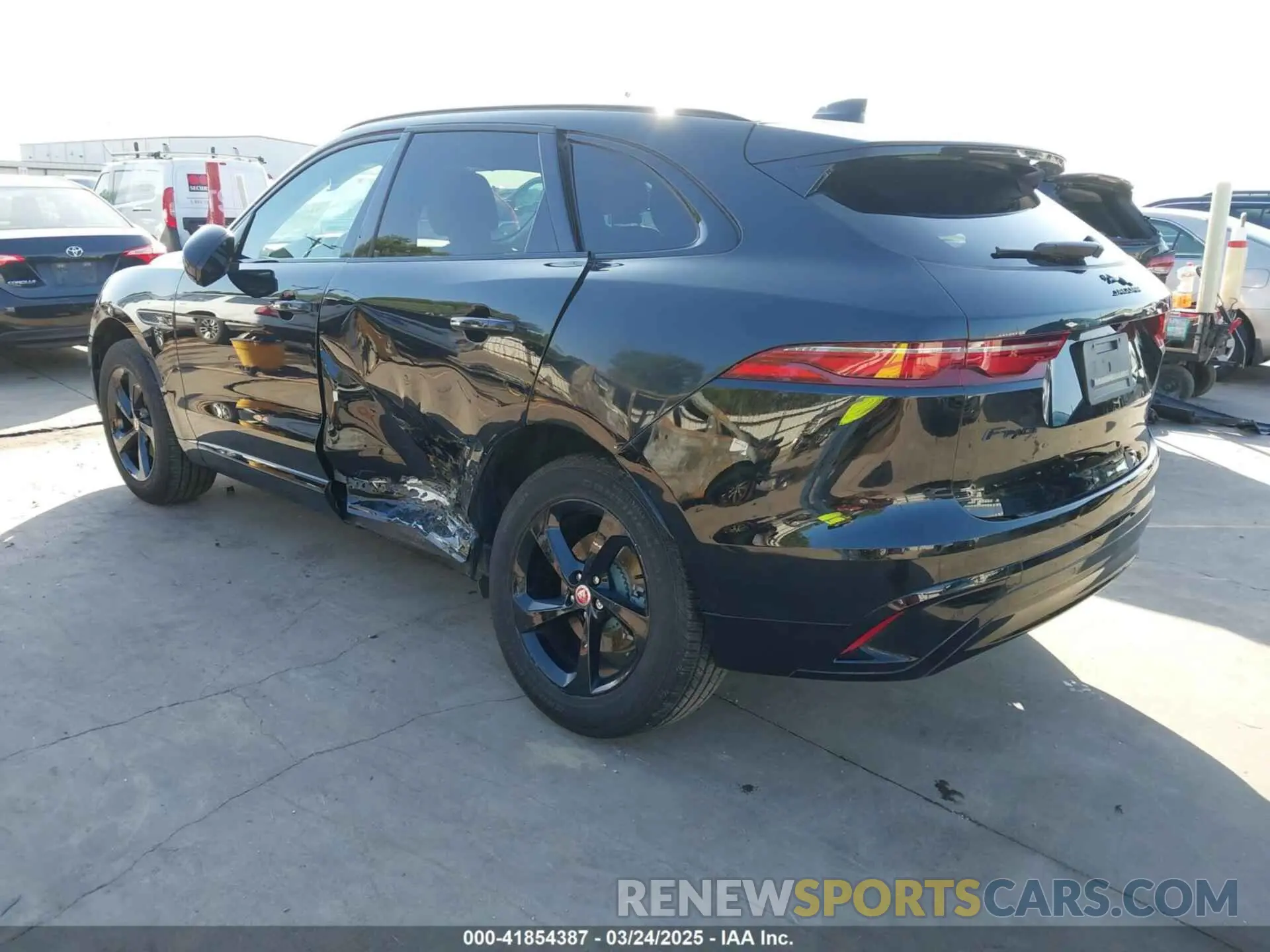 3 fotografías del automóvil dañado SADCJ2EX0PA717728 JAGUAR F-PACE 2023