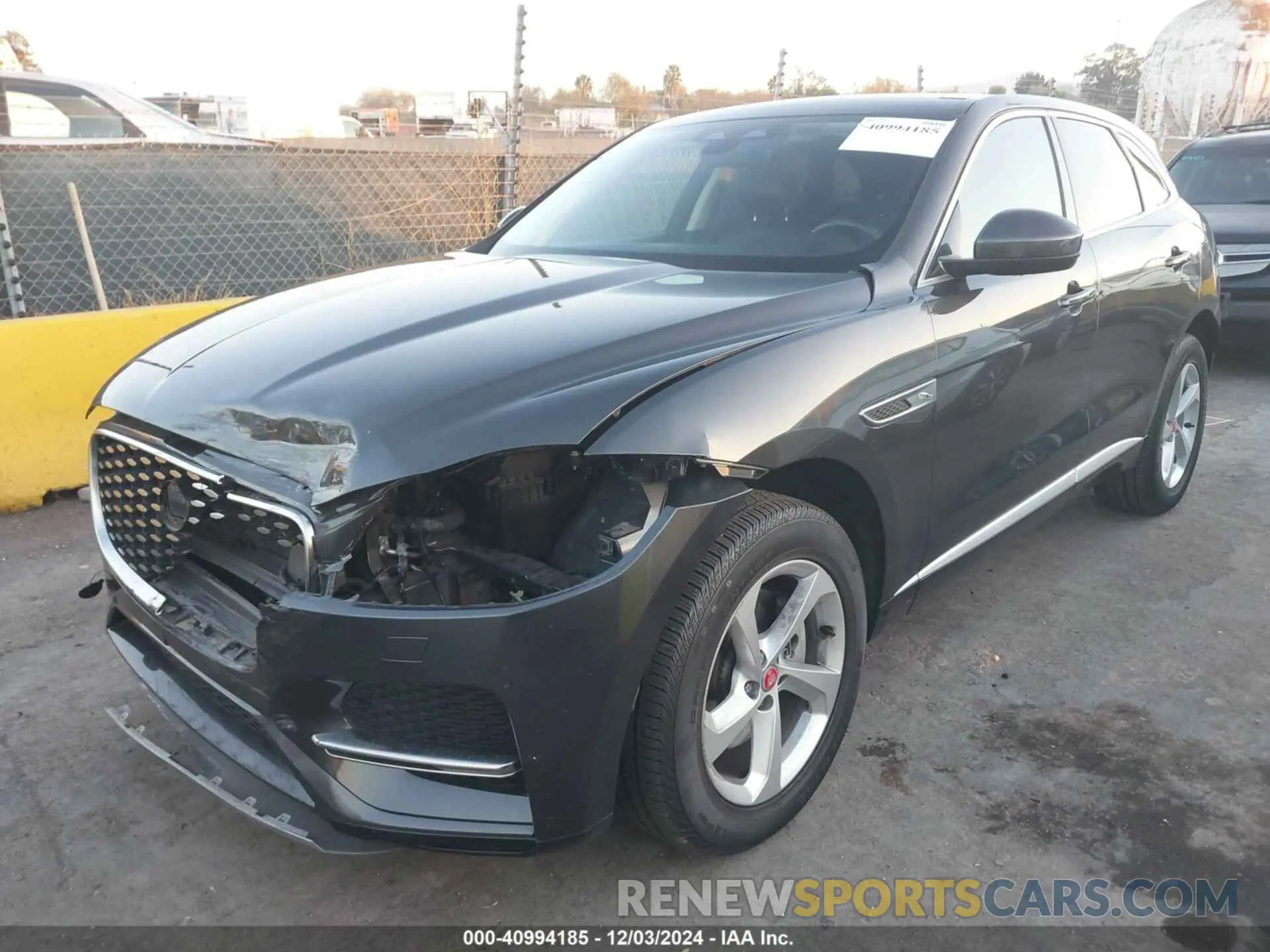 2 fotografías del automóvil dañado SADCJ2EX3PA710286 JAGUAR F-PACE 2023