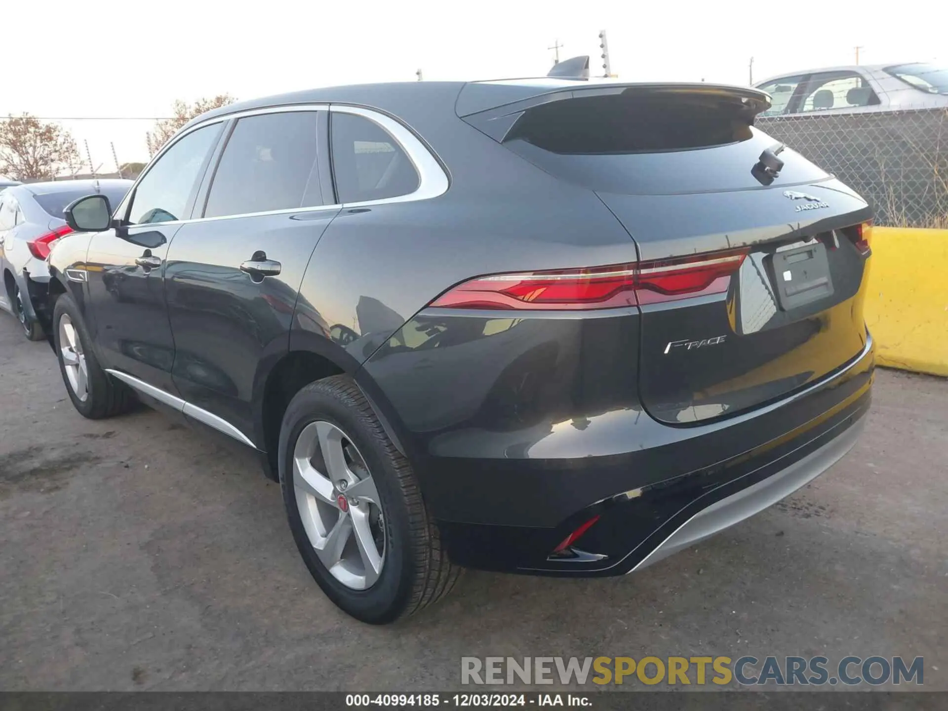 3 fotografías del automóvil dañado SADCJ2EX3PA710286 JAGUAR F-PACE 2023