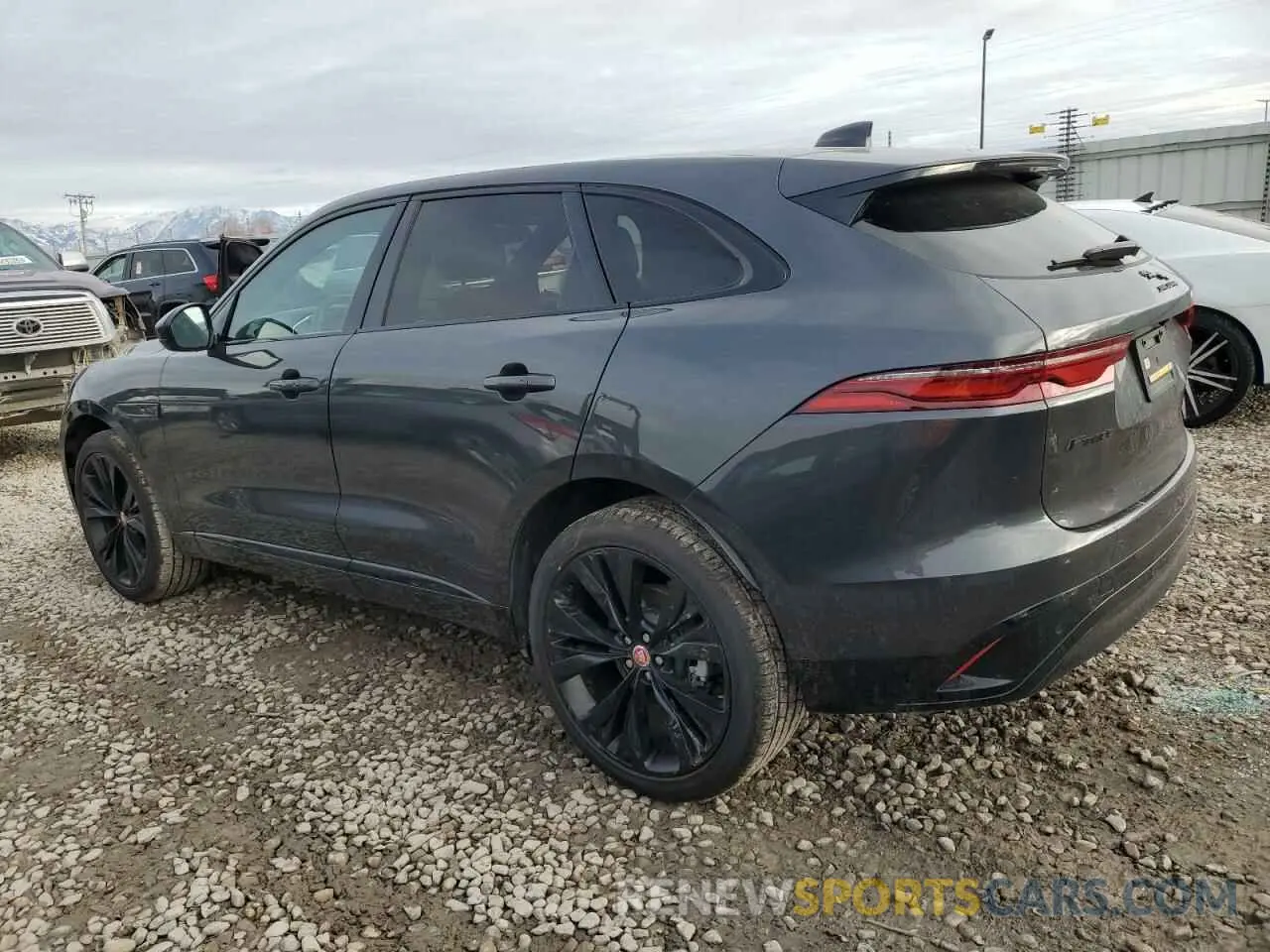 2 fotografías del automóvil dañado SADCJ2EX4PA710409 JAGUAR F-PACE 2023