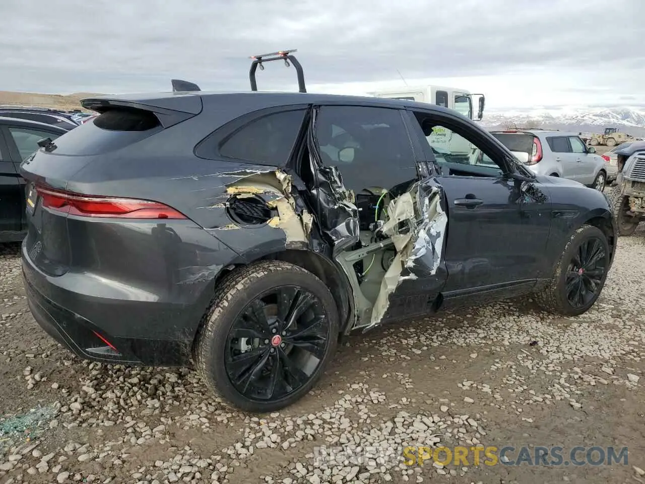 3 fotografías del automóvil dañado SADCJ2EX4PA710409 JAGUAR F-PACE 2023
