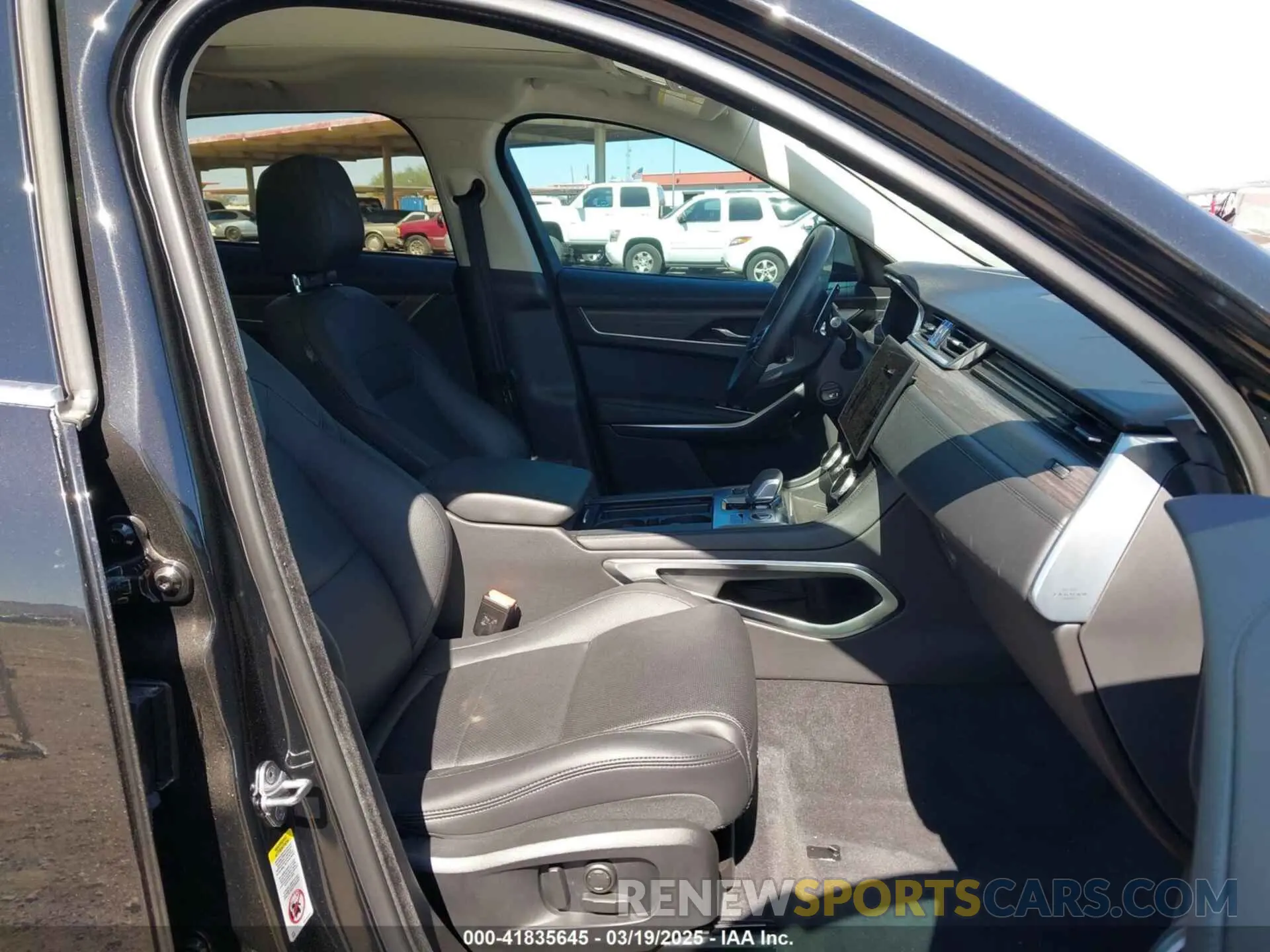 5 fotografías del automóvil dañado SADCJ2EX4PA713164 JAGUAR F-PACE 2023