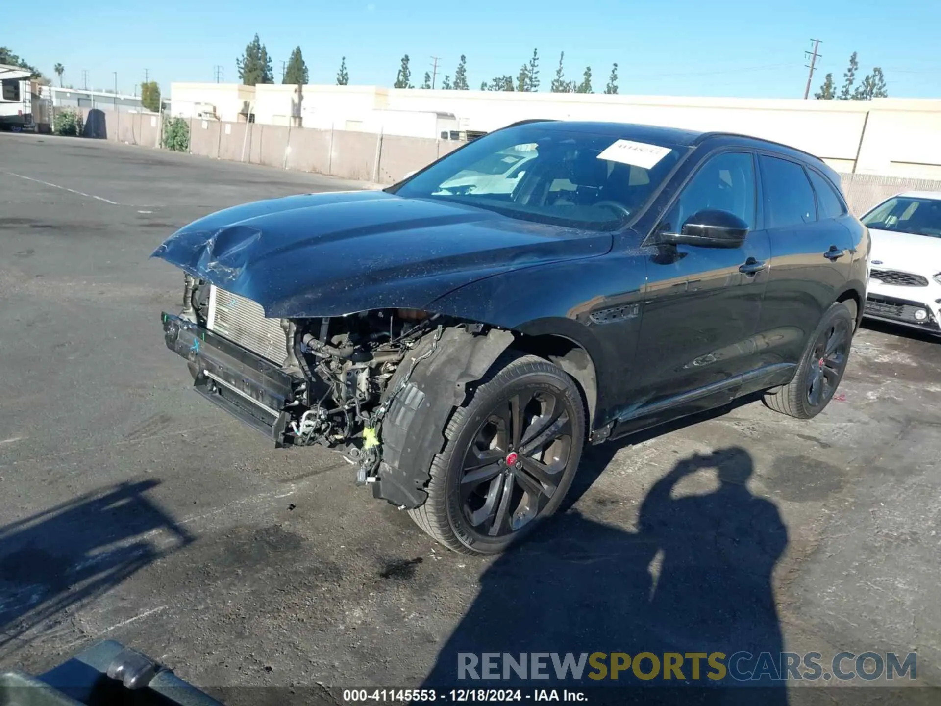 2 fotografías del automóvil dañado SADCJ2EX6PA707124 JAGUAR F-PACE 2023
