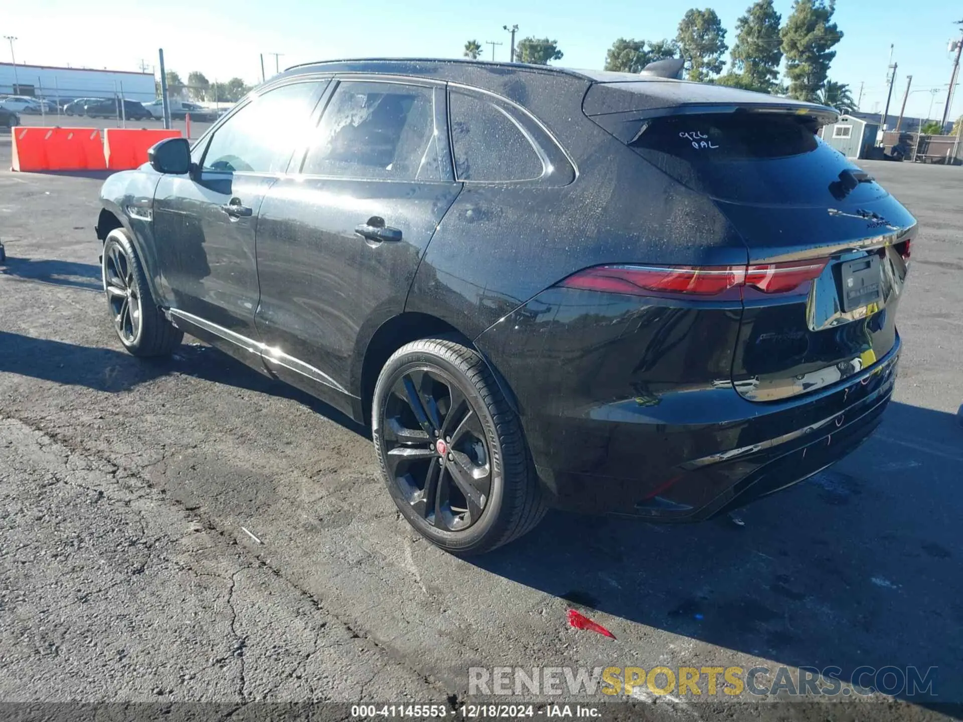 3 fotografías del automóvil dañado SADCJ2EX6PA707124 JAGUAR F-PACE 2023