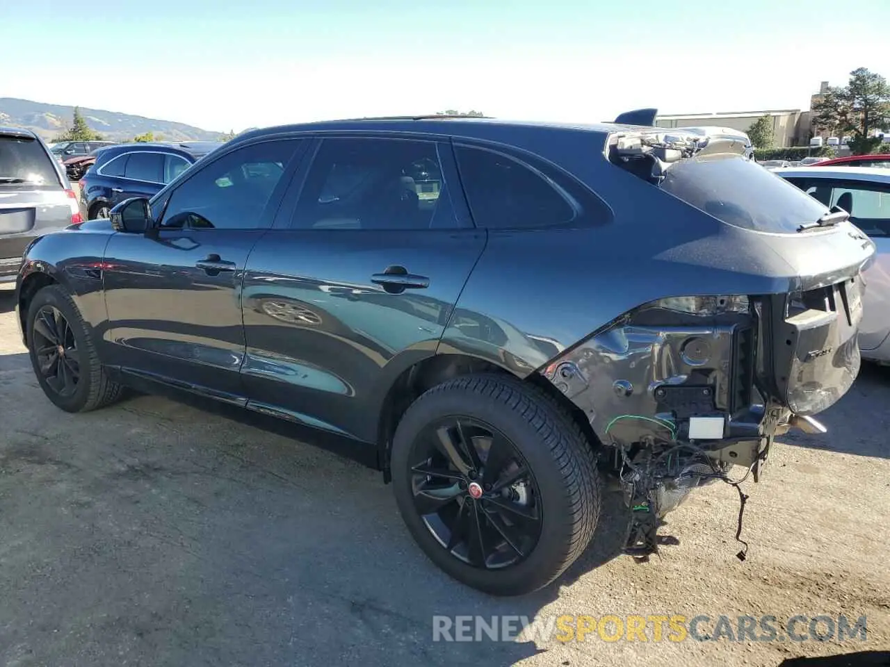2 fotografías del automóvil dañado SADCJ2EX7PA708704 JAGUAR F-PACE 2023