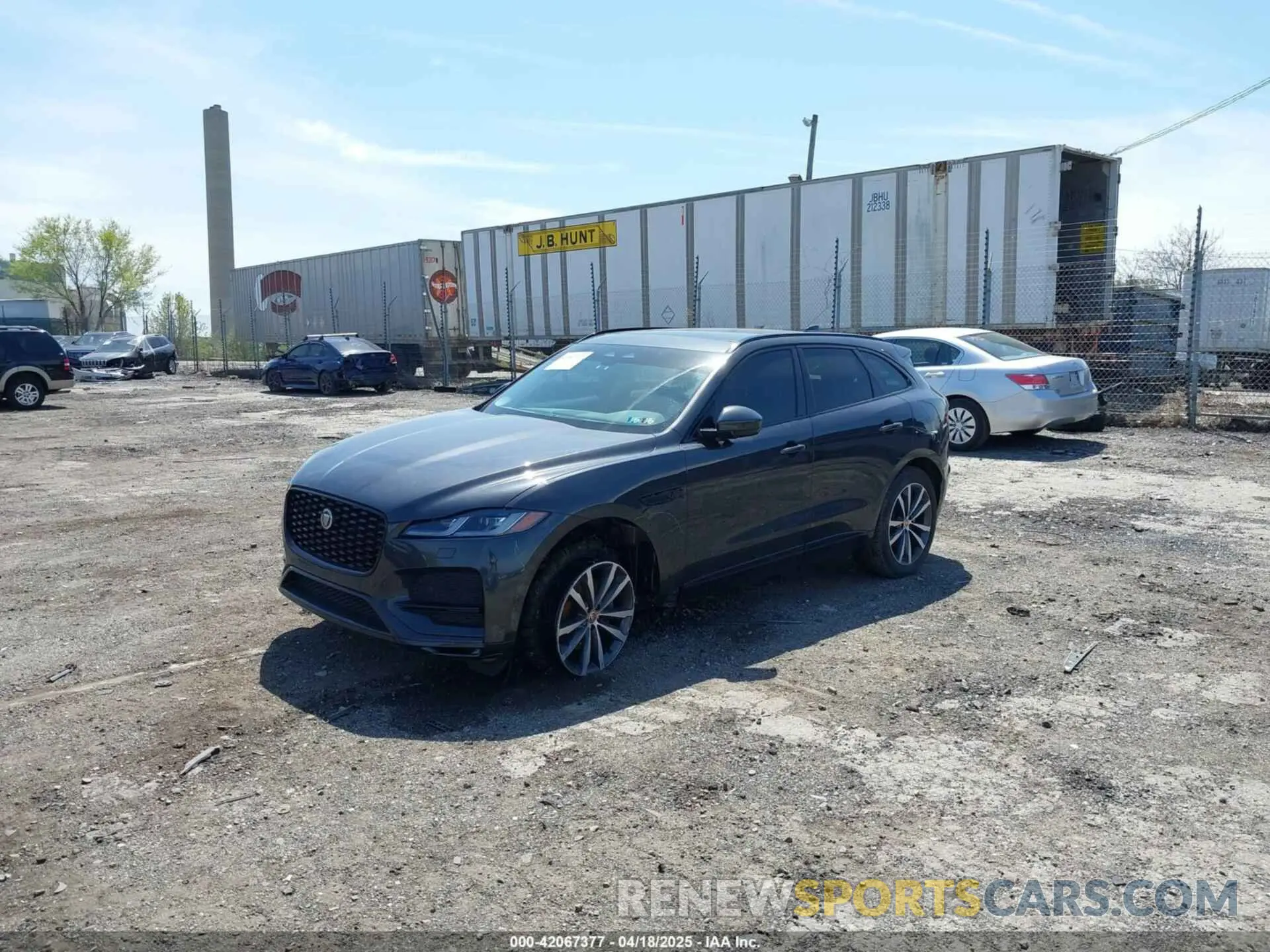 2 fotografías del automóvil dañado SADCJ2EX9PA705500 JAGUAR F-PACE 2023