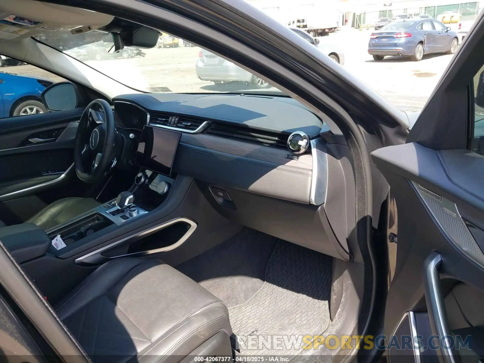5 fotografías del automóvil dañado SADCJ2EX9PA705500 JAGUAR F-PACE 2023