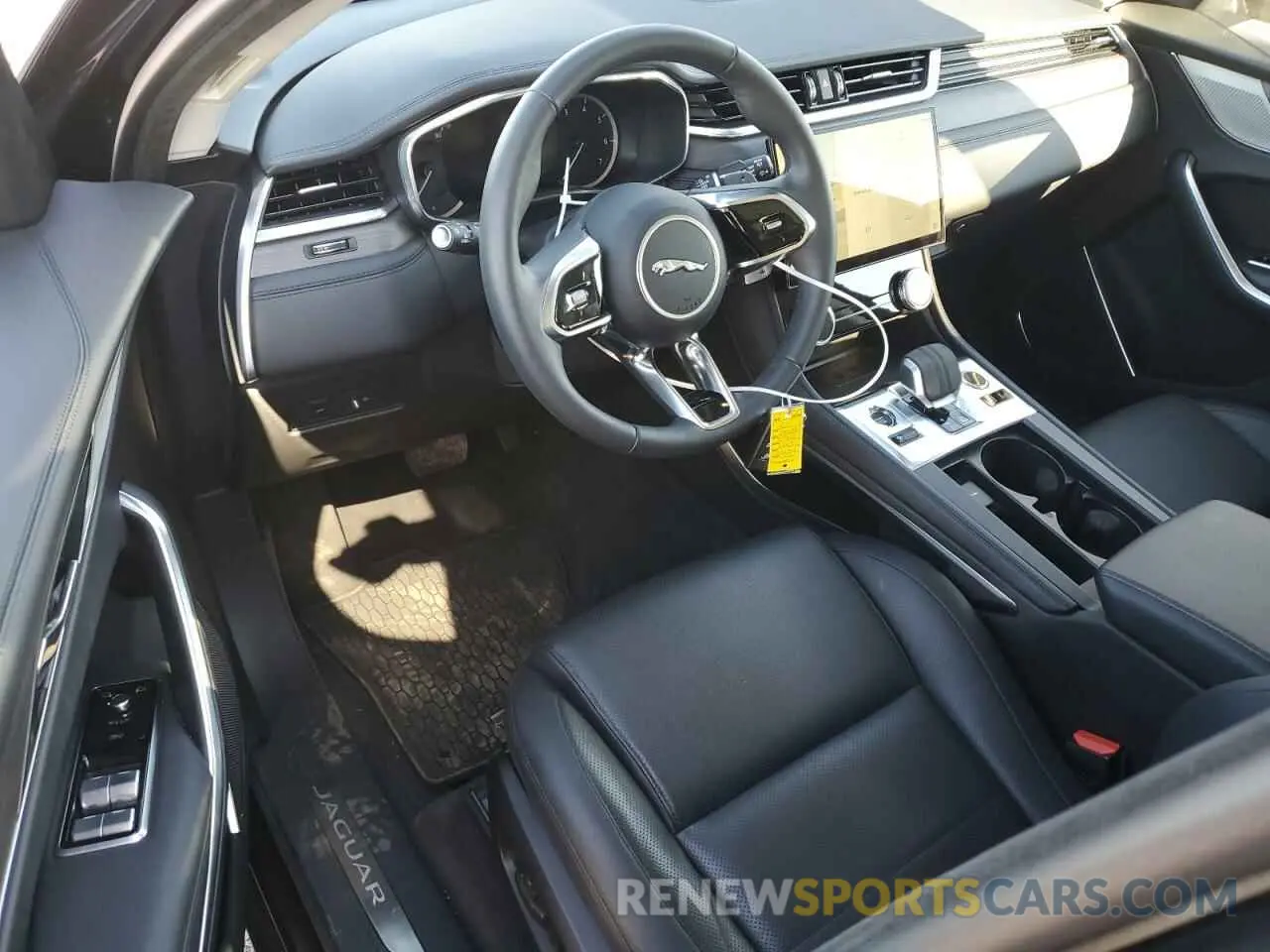 8 fotografías del automóvil dañado SADCJ2EX9PA712351 JAGUAR F-PACE 2023