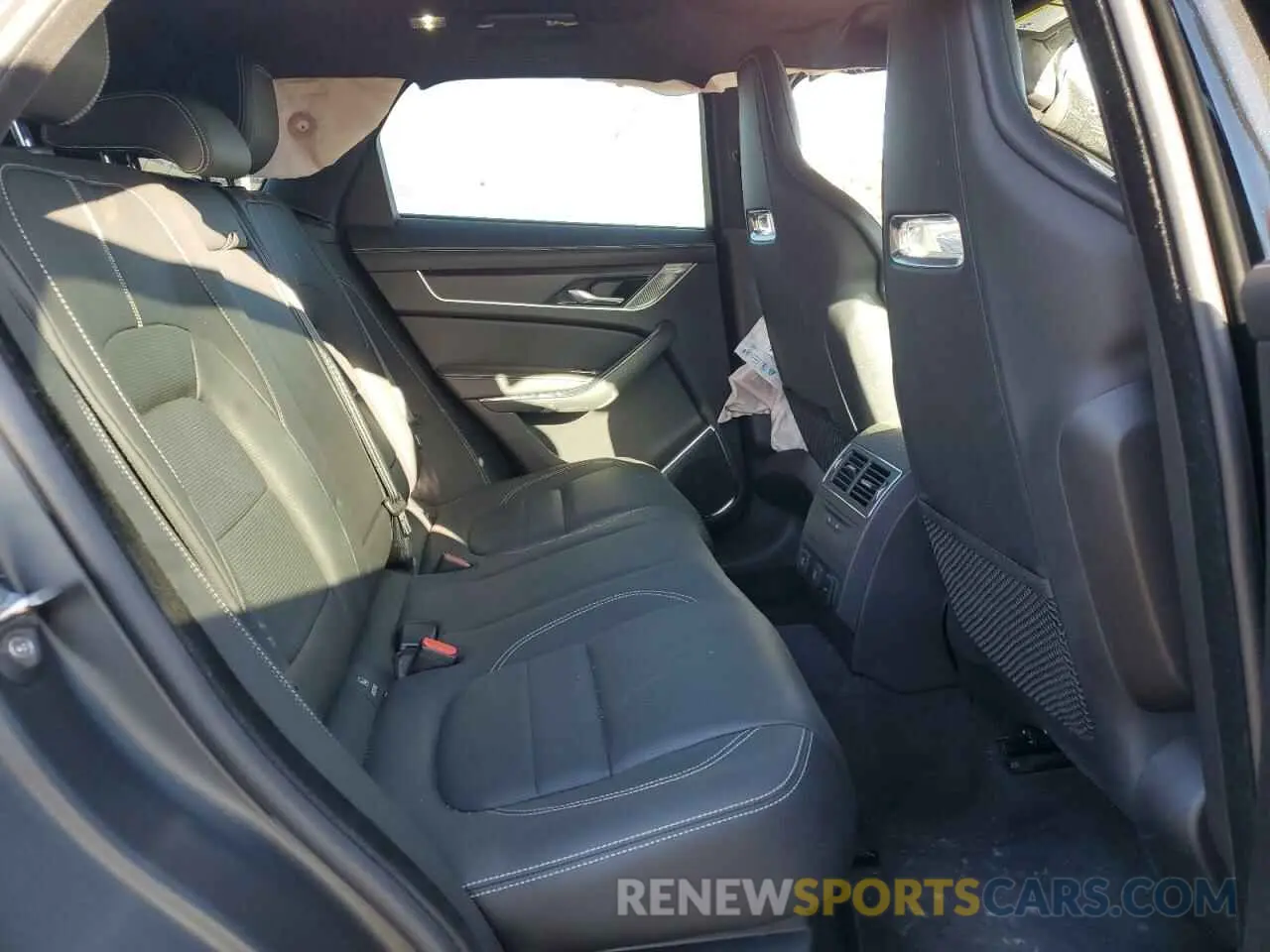 11 fotografías del automóvil dañado SADCT2EX1RA729402 JAGUAR F-PACE 2023