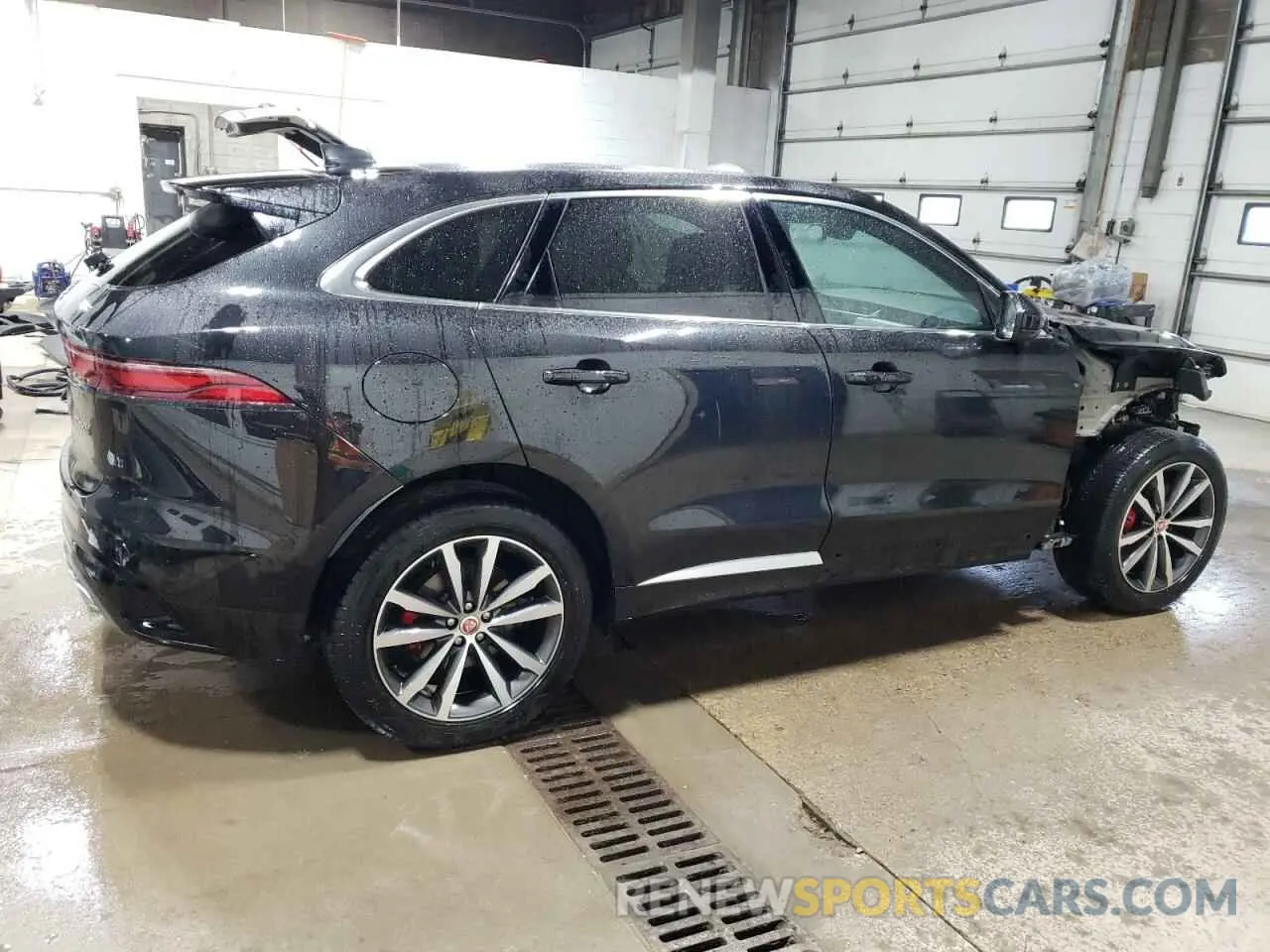 3 fotografías del automóvil dañado SADCT2FU7PA704571 JAGUAR F-PACE 2023