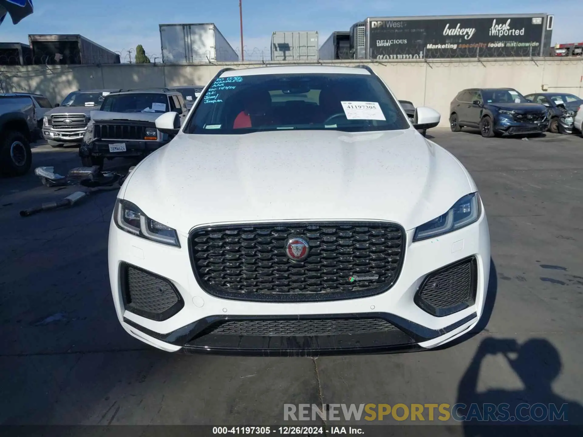 13 fotografías del automóvil dañado SADCT2FUXPA711966 JAGUAR F-PACE 2023