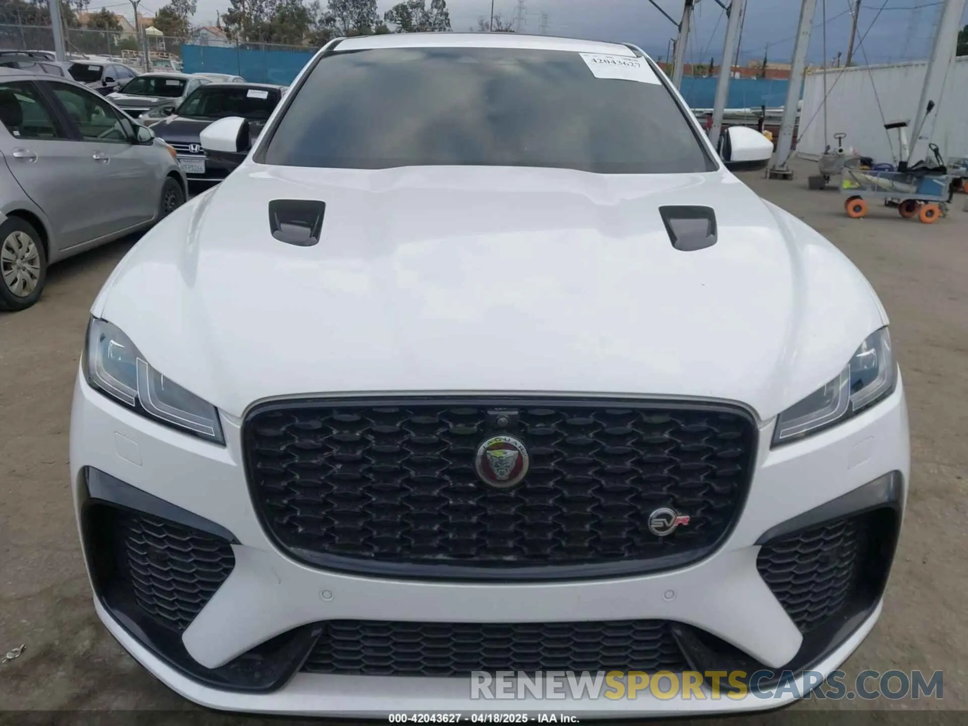 13 fotografías del automóvil dañado SADCZ2EE5PA704142 JAGUAR F-PACE 2023