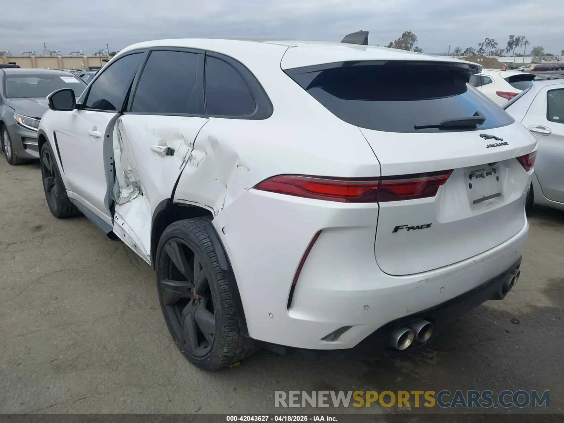 3 fotografías del automóvil dañado SADCZ2EE5PA704142 JAGUAR F-PACE 2023