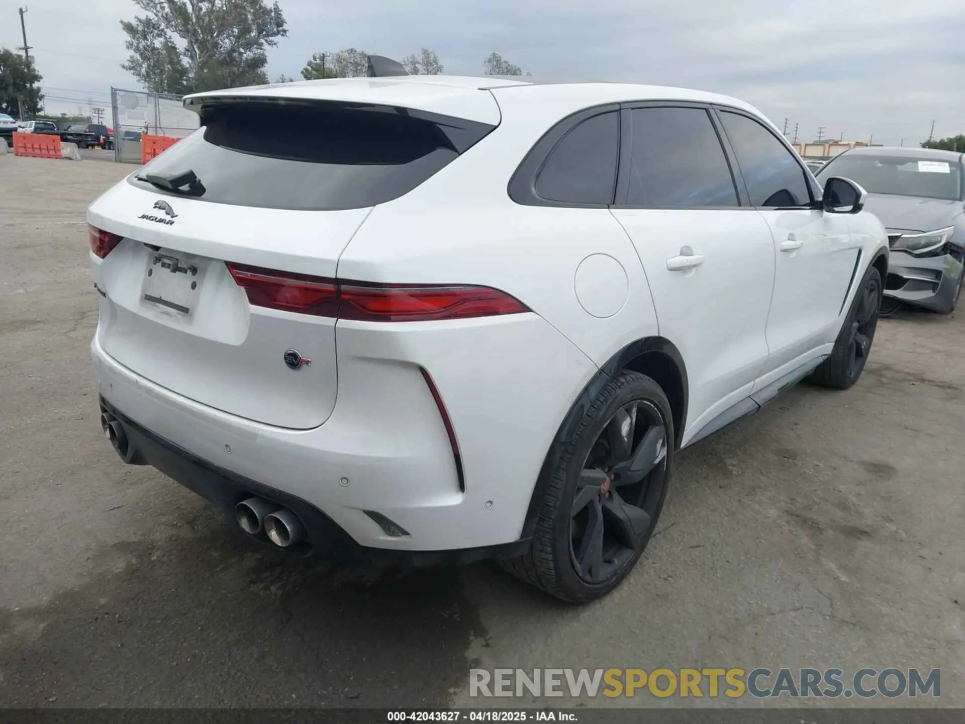 4 fotografías del automóvil dañado SADCZ2EE5PA704142 JAGUAR F-PACE 2023