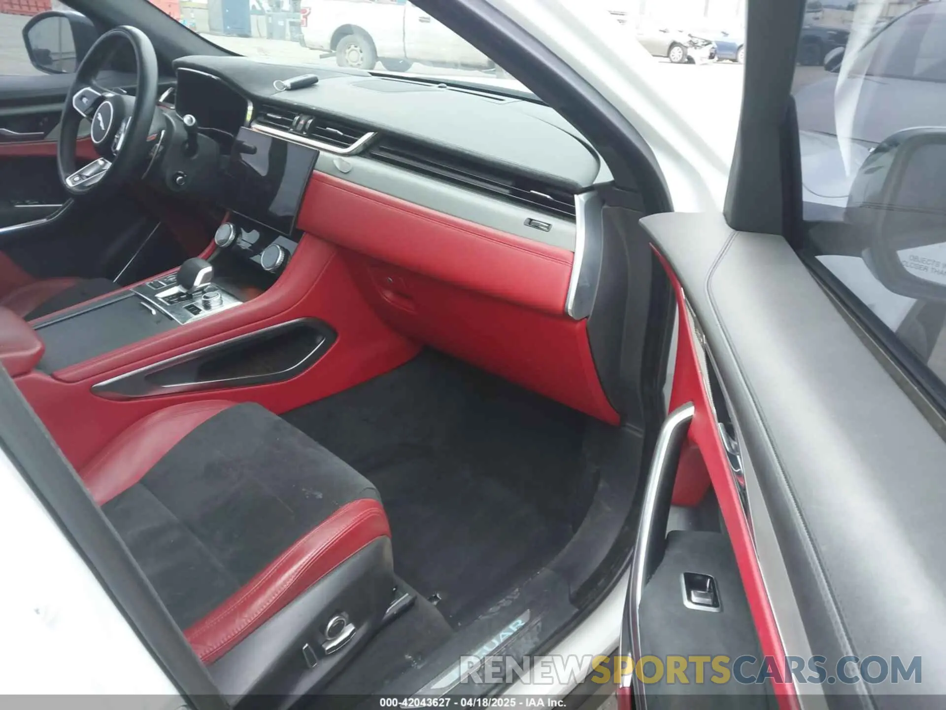 5 fotografías del automóvil dañado SADCZ2EE5PA704142 JAGUAR F-PACE 2023