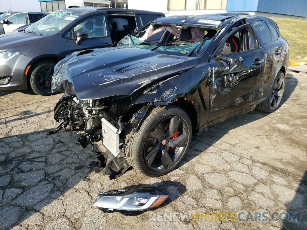 2 fotografías del automóvil dañado SADCZ2EEXPA704296 JAGUAR F-PACE 2023
