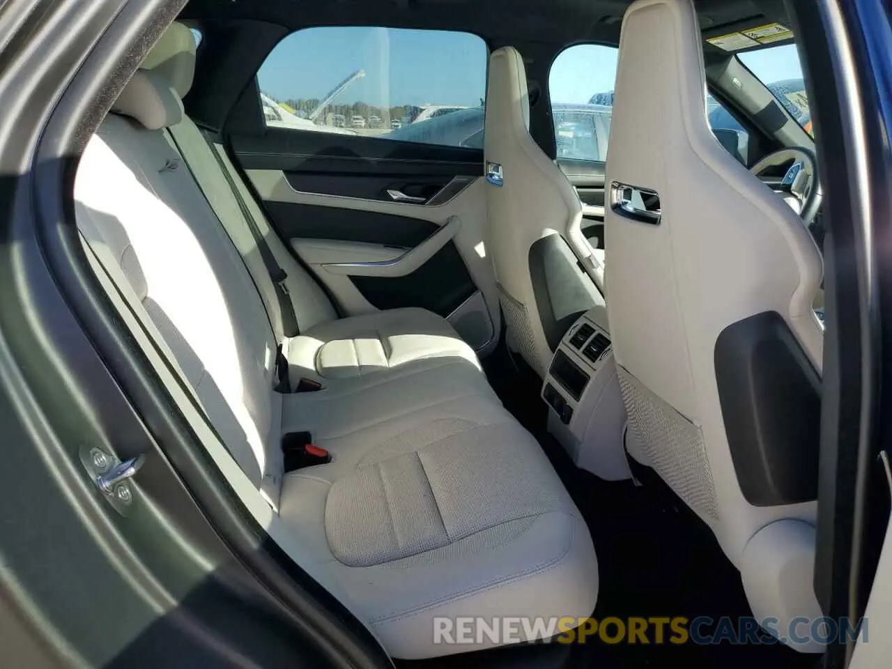 10 fotografías del automóvil dañado SADCT2EX0RA723994 JAGUAR F-PACE 2024