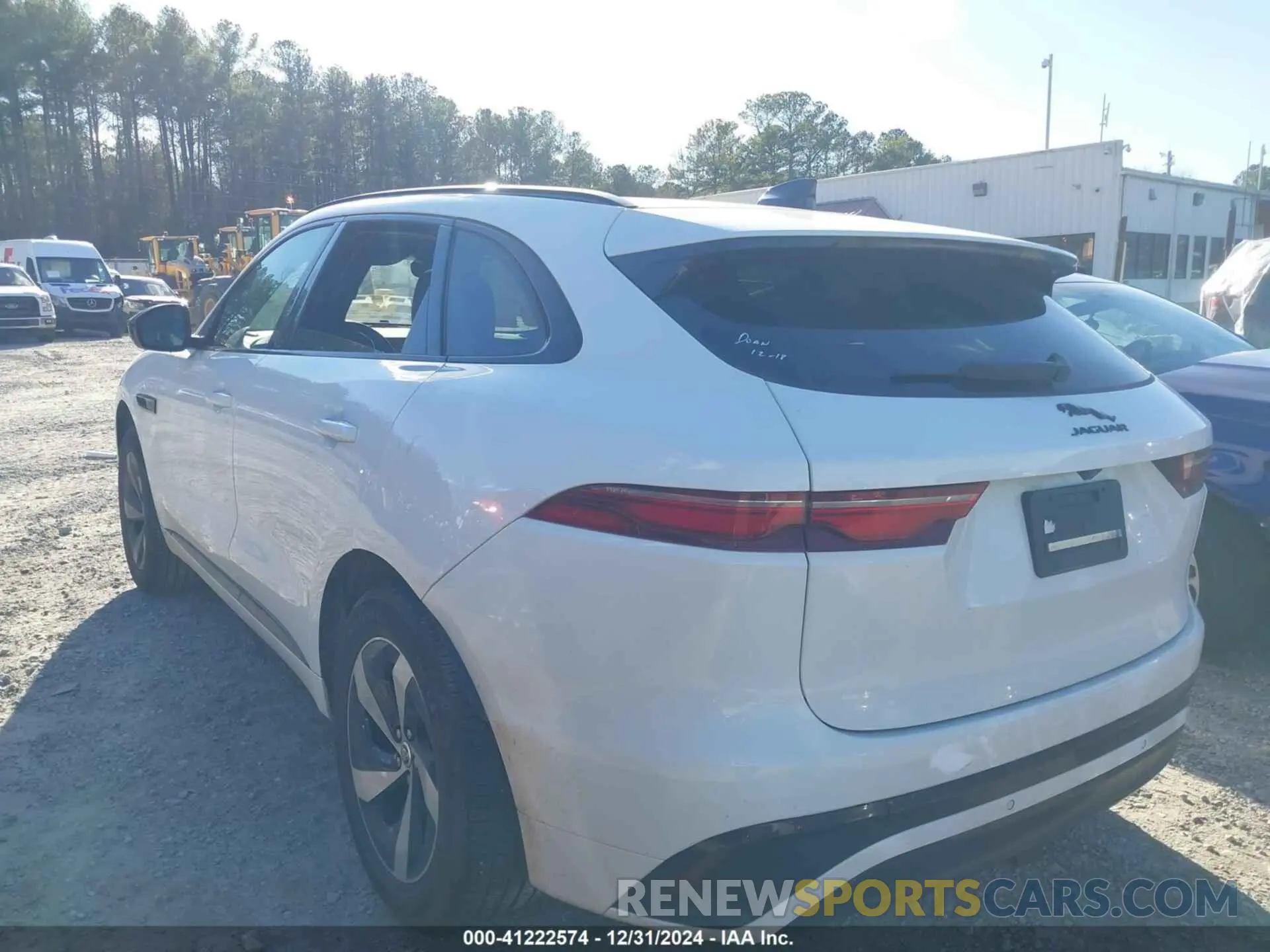 14 fotografías del automóvil dañado SADCT2EX0RA739130 JAGUAR F-PACE 2024