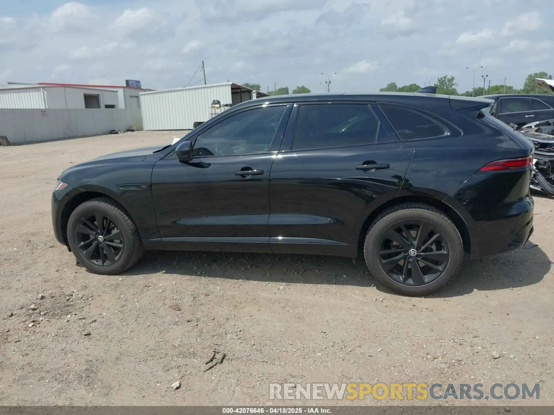 14 fotografías del automóvil dañado SADCT2EX3RA724086 JAGUAR F-PACE 2024