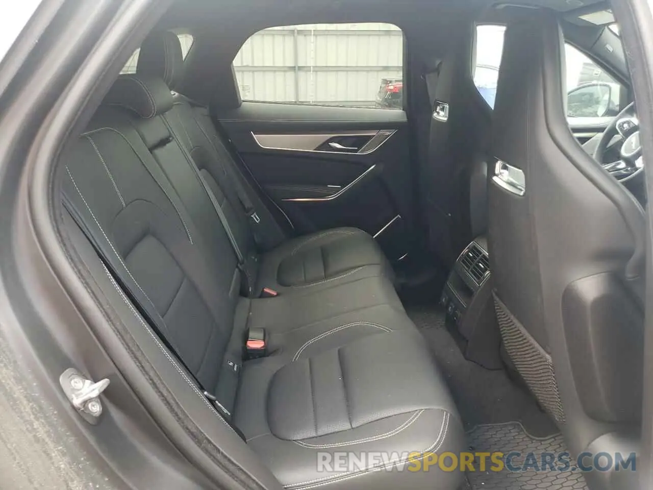 11 fotografías del automóvil dañado SADCT2EX5RA722985 JAGUAR F-PACE 2024