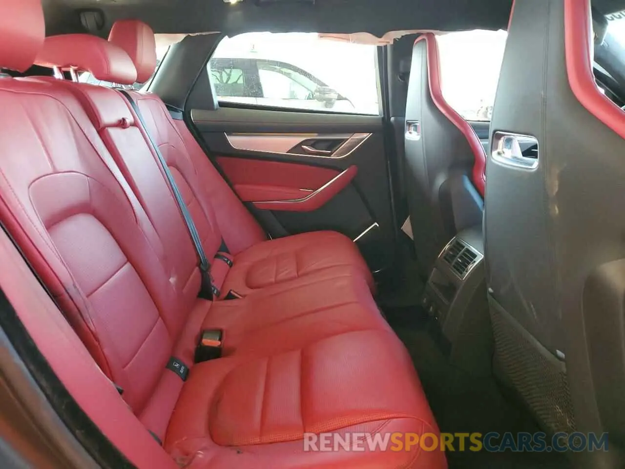 11 fotografías del automóvil dañado SADCT2FU5RA738382 JAGUAR F-PACE 2024