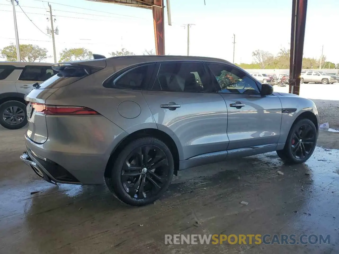 3 fotografías del automóvil dañado SADCT2FU5RA738382 JAGUAR F-PACE 2024