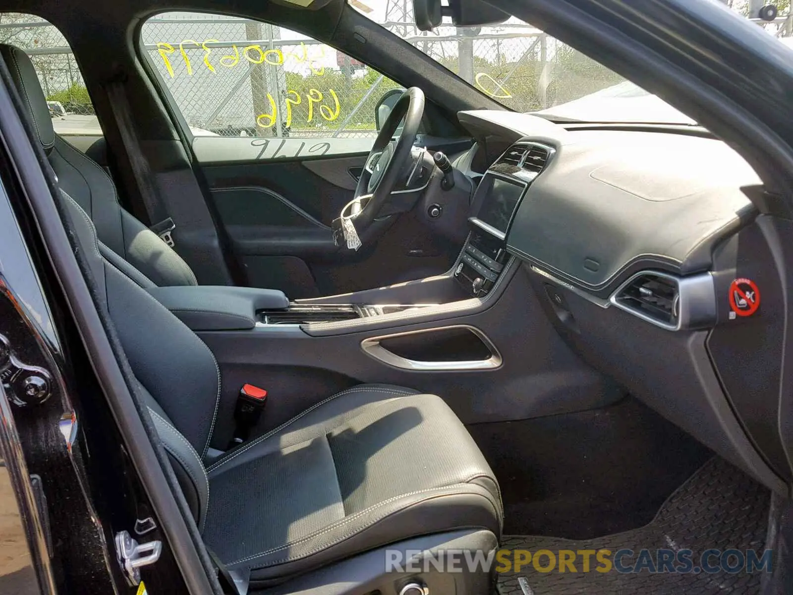5 fotografías del automóvil dañado SADCM2FV2KA358637 JAGUAR F-PACE S 2019