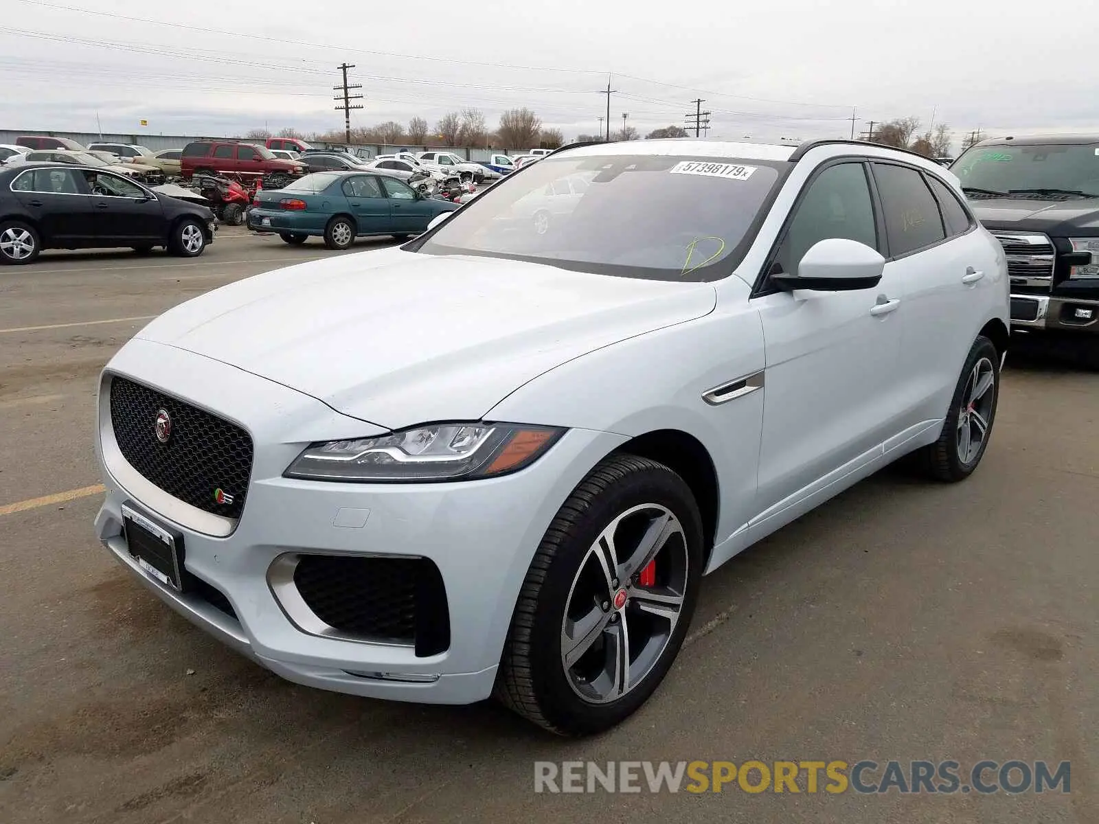 2 fotografías del automóvil dañado SADCM2FV5KA356767 JAGUAR F-PACE S 2019