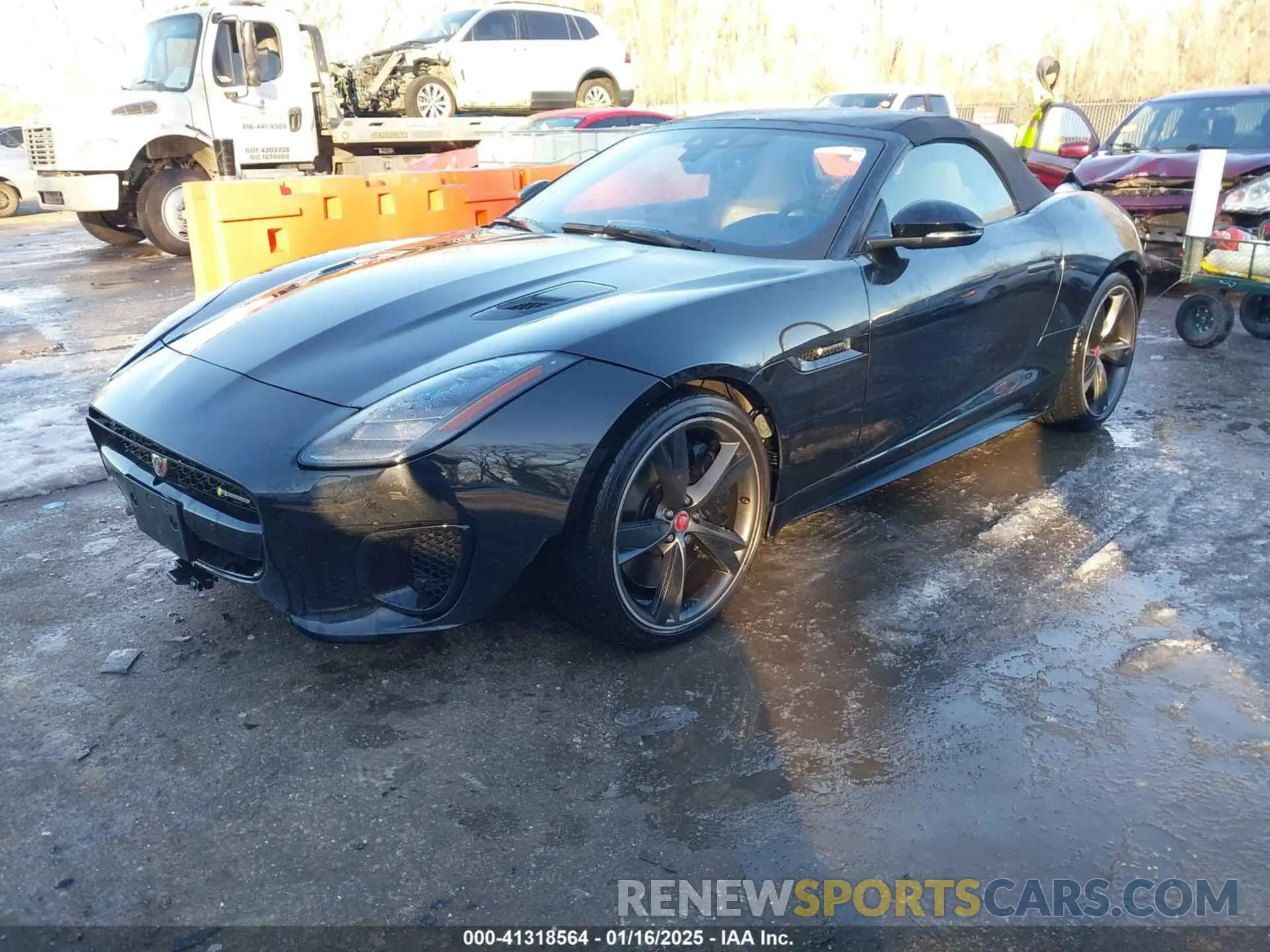 2 fotografías del automóvil dañado SAJD85FV1LCK66321 JAGUAR F-TYPE 2020
