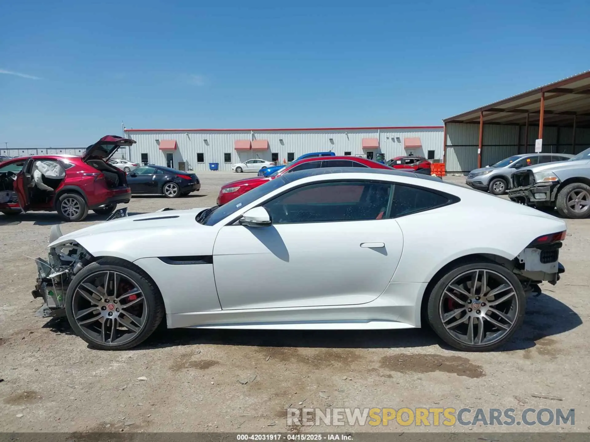 15 fotografías del automóvil dañado SAJDD1GX3LCK66731 JAGUAR F-TYPE 2020