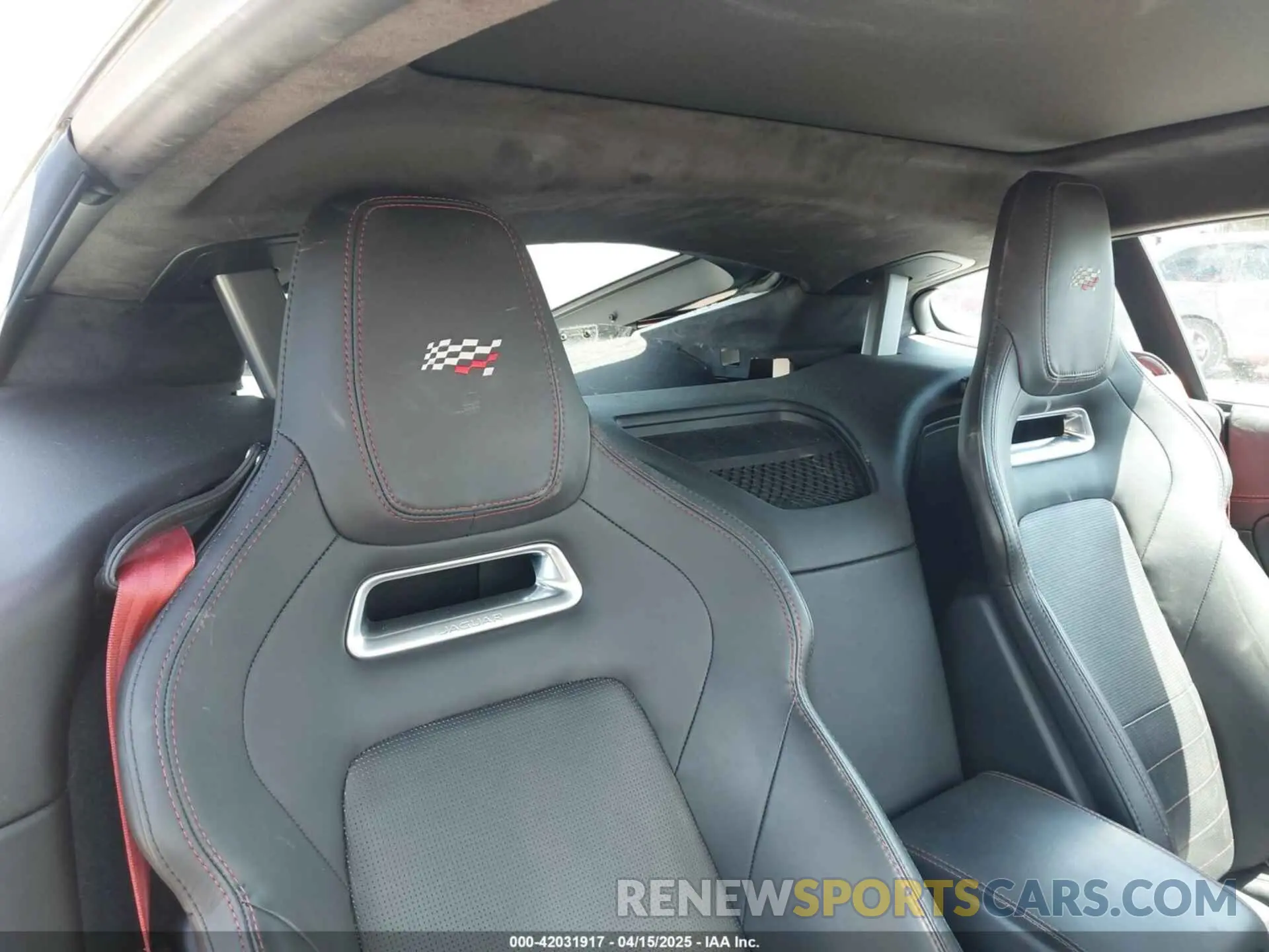 8 fotografías del automóvil dañado SAJDD1GX3LCK66731 JAGUAR F-TYPE 2020