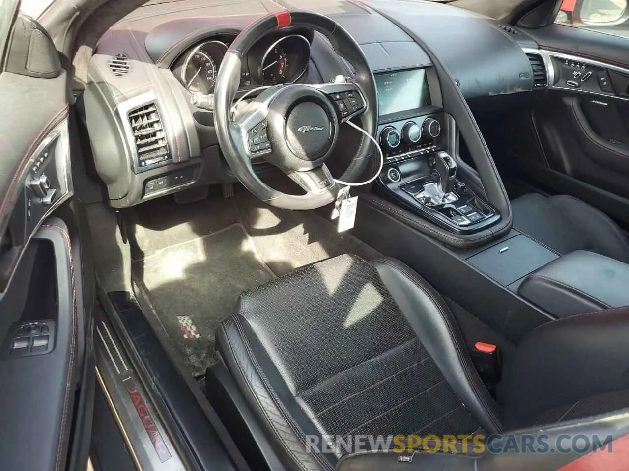 8 fotografías del automóvil dañado SAJDD1GX4LCK63479 JAGUAR F-TYPE 2020