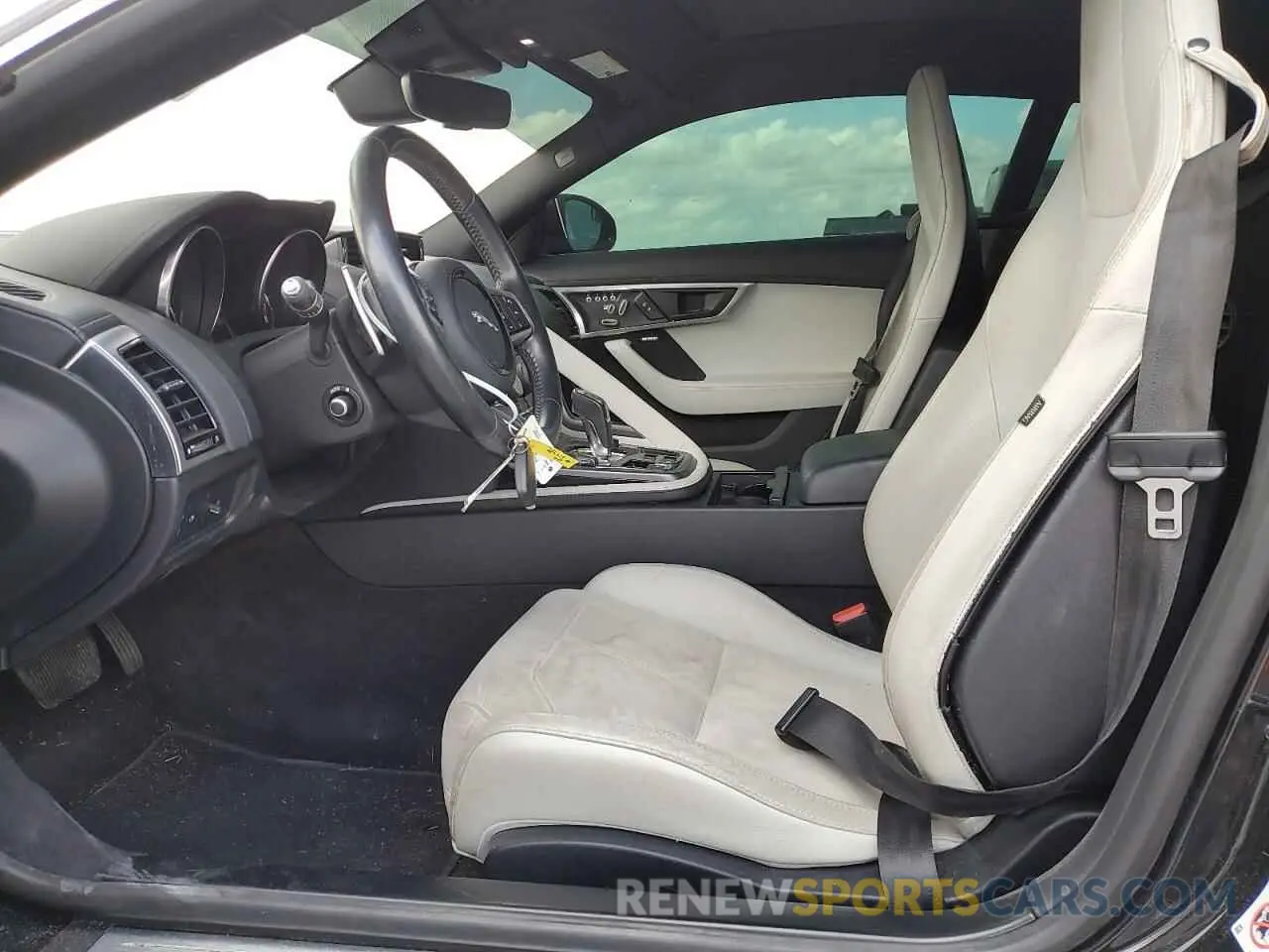 7 fotografías del automóvil dañado SAJDD1GX4LCK67922 JAGUAR F-TYPE 2020