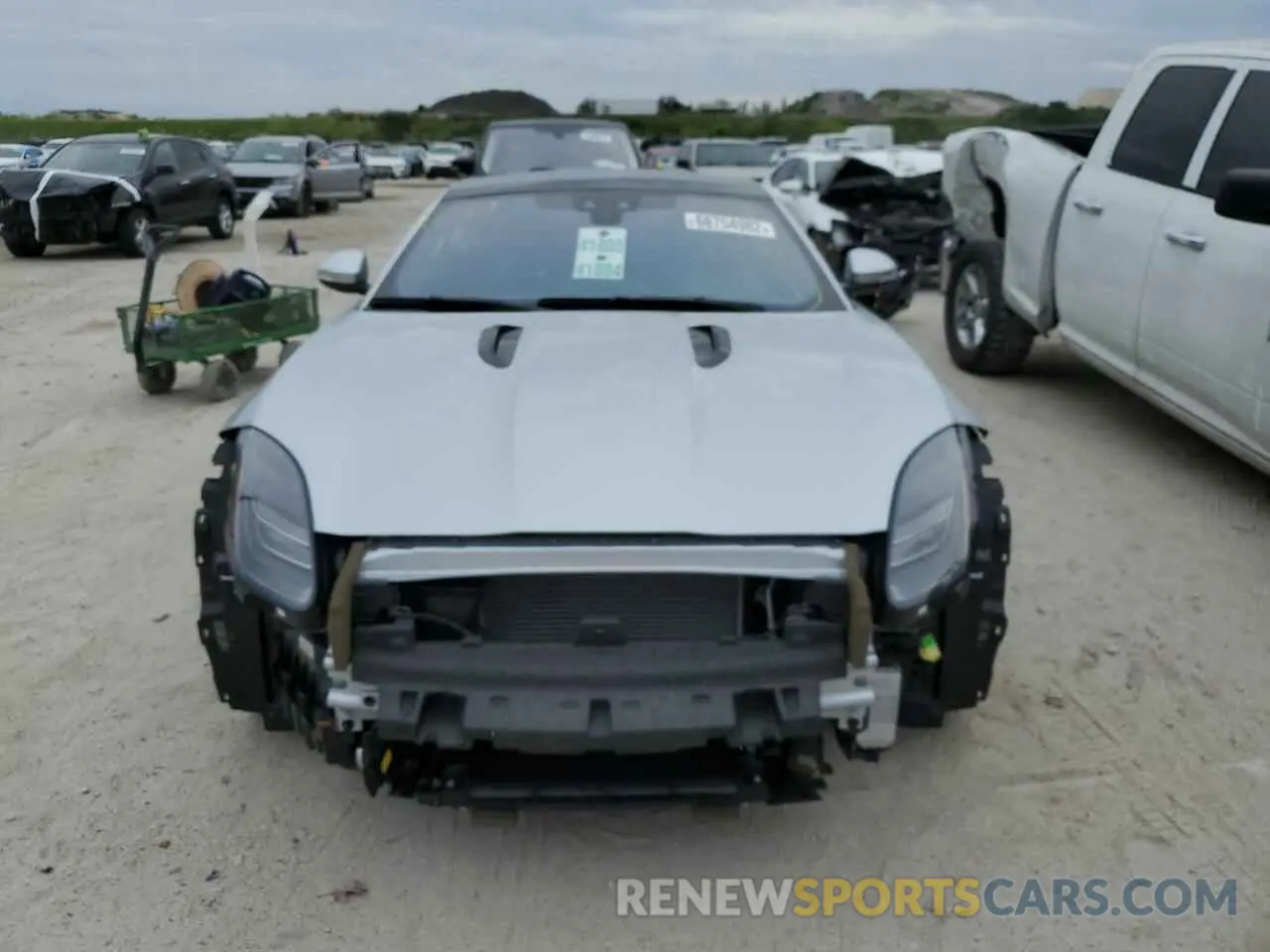 5 fotografías del automóvil dañado SAJDD1GX5LCK68819 JAGUAR F-TYPE 2020