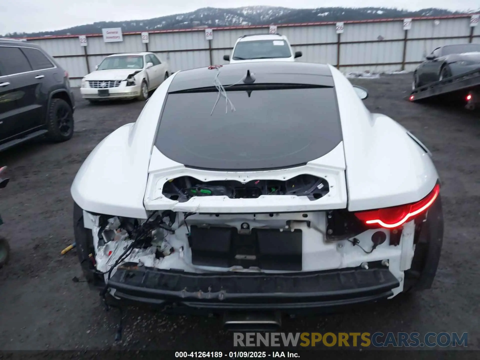 16 fotografías del automóvil dañado SAJDD1GX6LCK63497 JAGUAR F-TYPE 2020