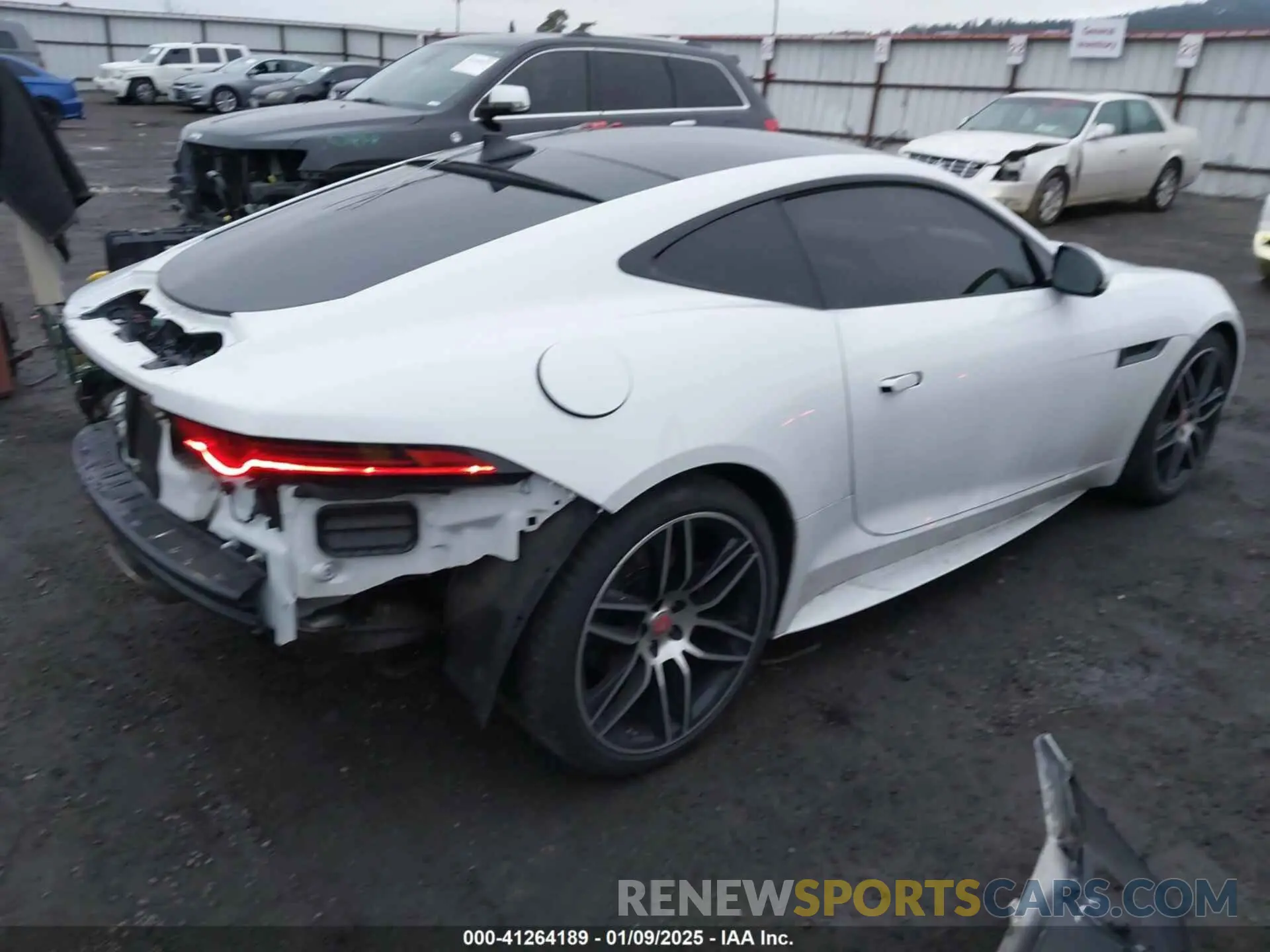 4 fotografías del automóvil dañado SAJDD1GX6LCK63497 JAGUAR F-TYPE 2020