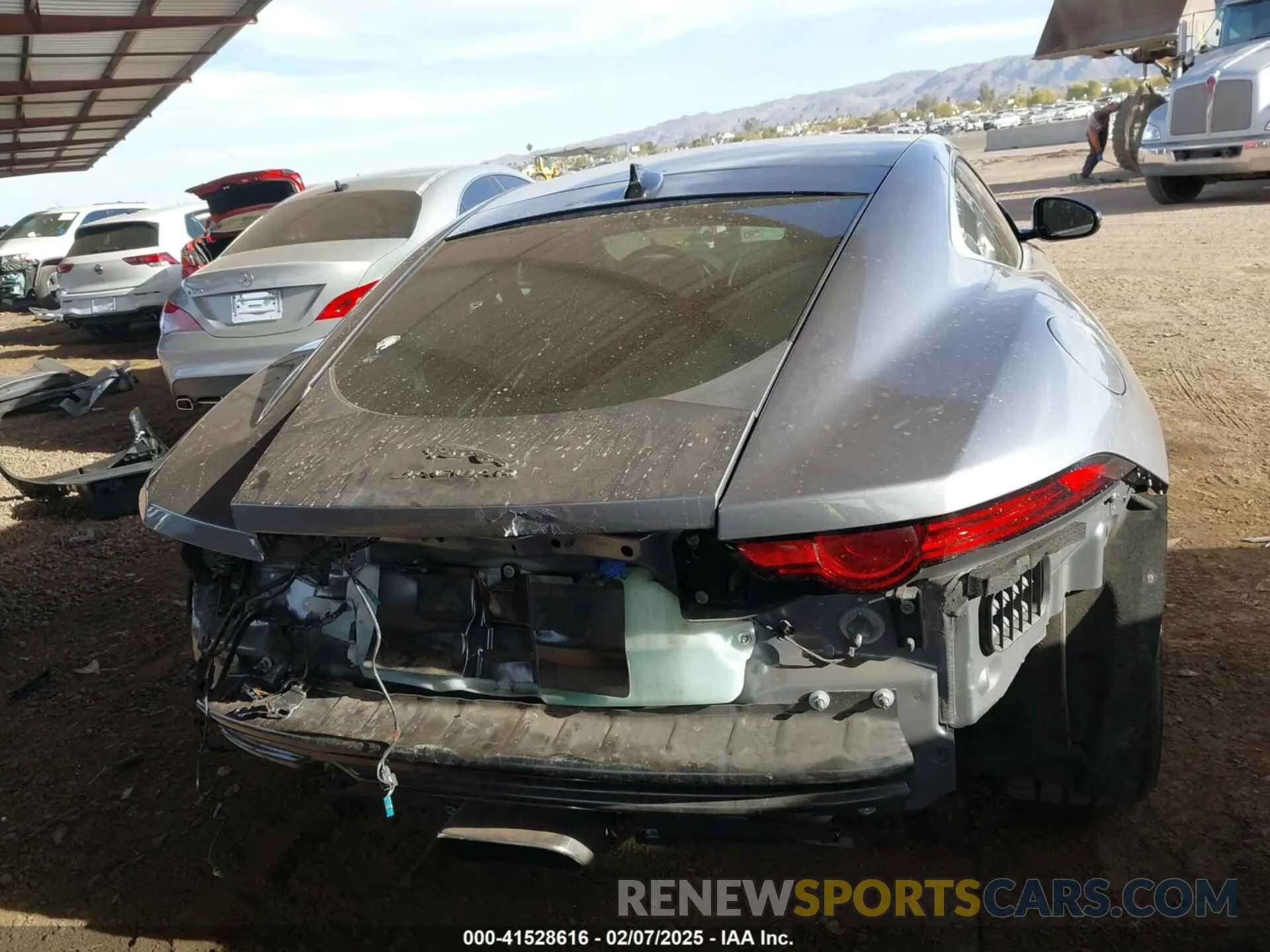 17 fotografías del automóvil dañado SAJDD1GX9LCK67849 JAGUAR F-TYPE 2020
