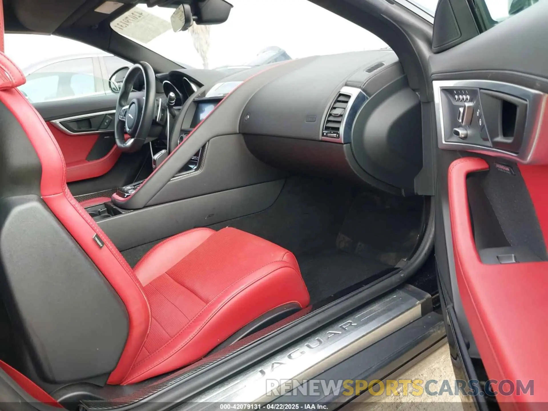 5 fotografías del automóvil dañado SAJDD5GX0LCK64894 JAGUAR F-TYPE 2020