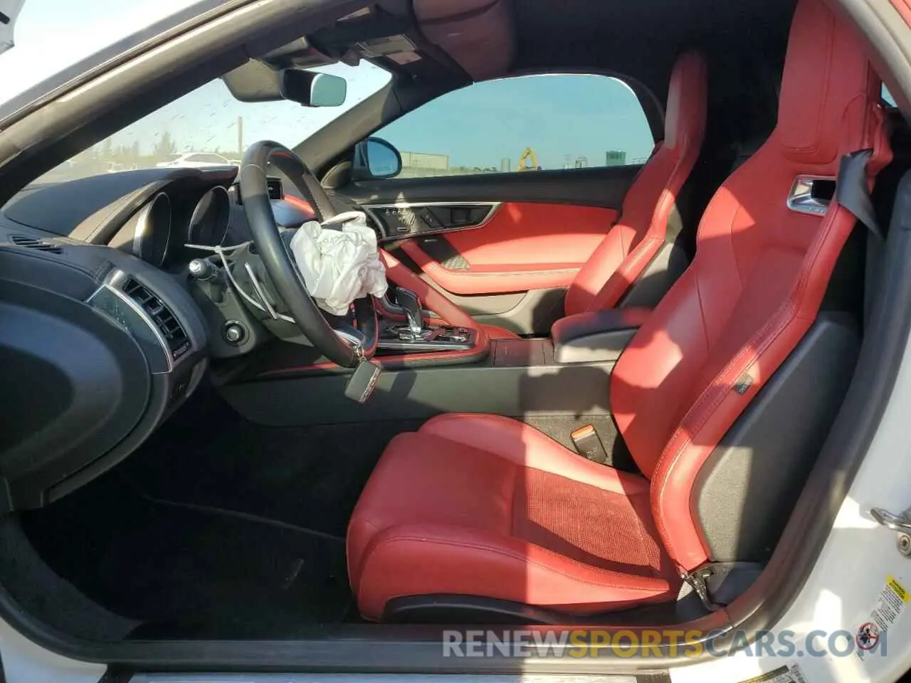 7 fotografías del automóvil dañado SAJDD5GX9LCK67681 JAGUAR F-TYPE 2020