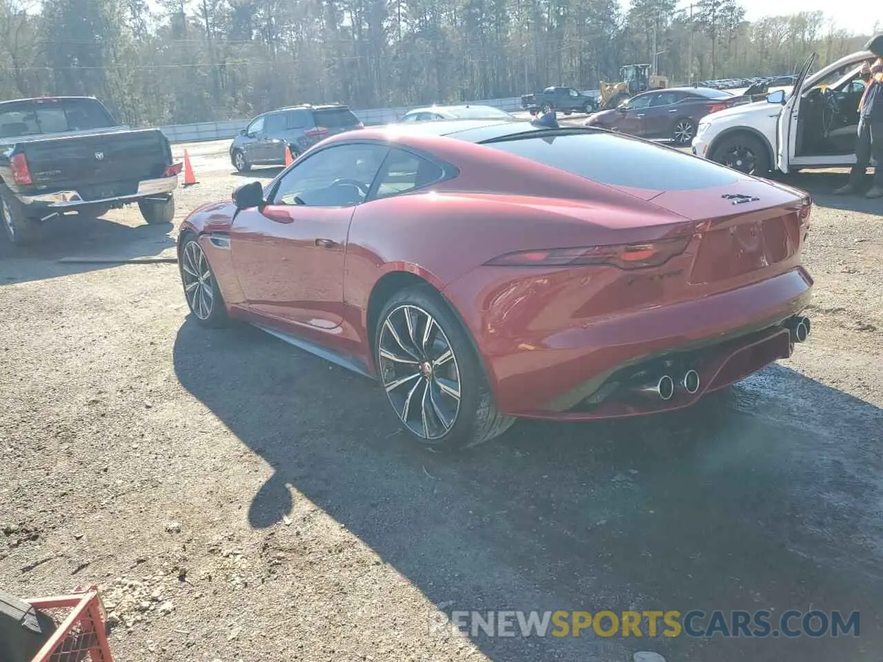 2 fotografías del automóvil dañado SAJD51FE1MCK73529 JAGUAR F-TYPE 2021