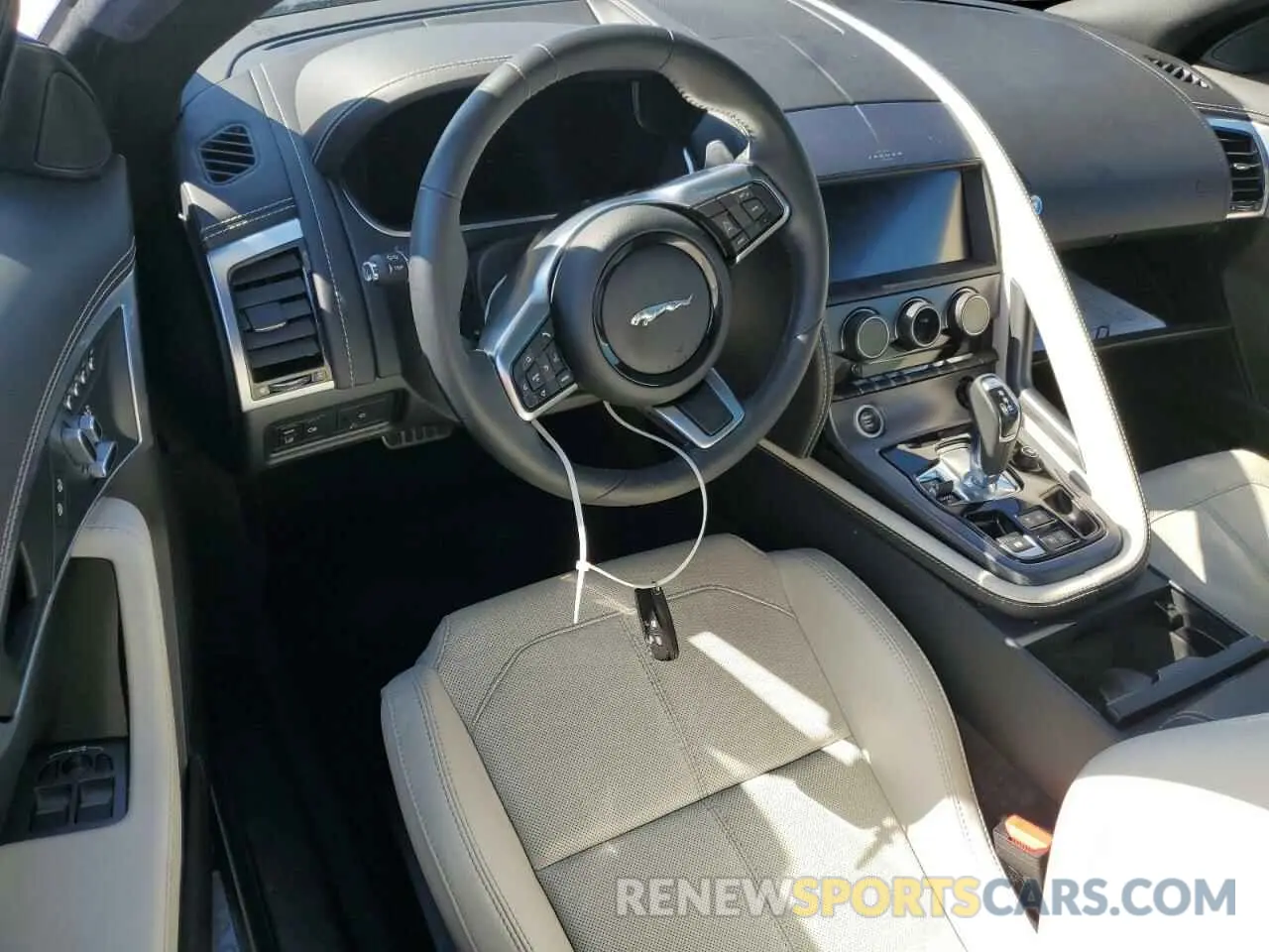 8 fotografías del automóvil dañado SAJD81FV3MCK73006 JAGUAR F-TYPE 2021